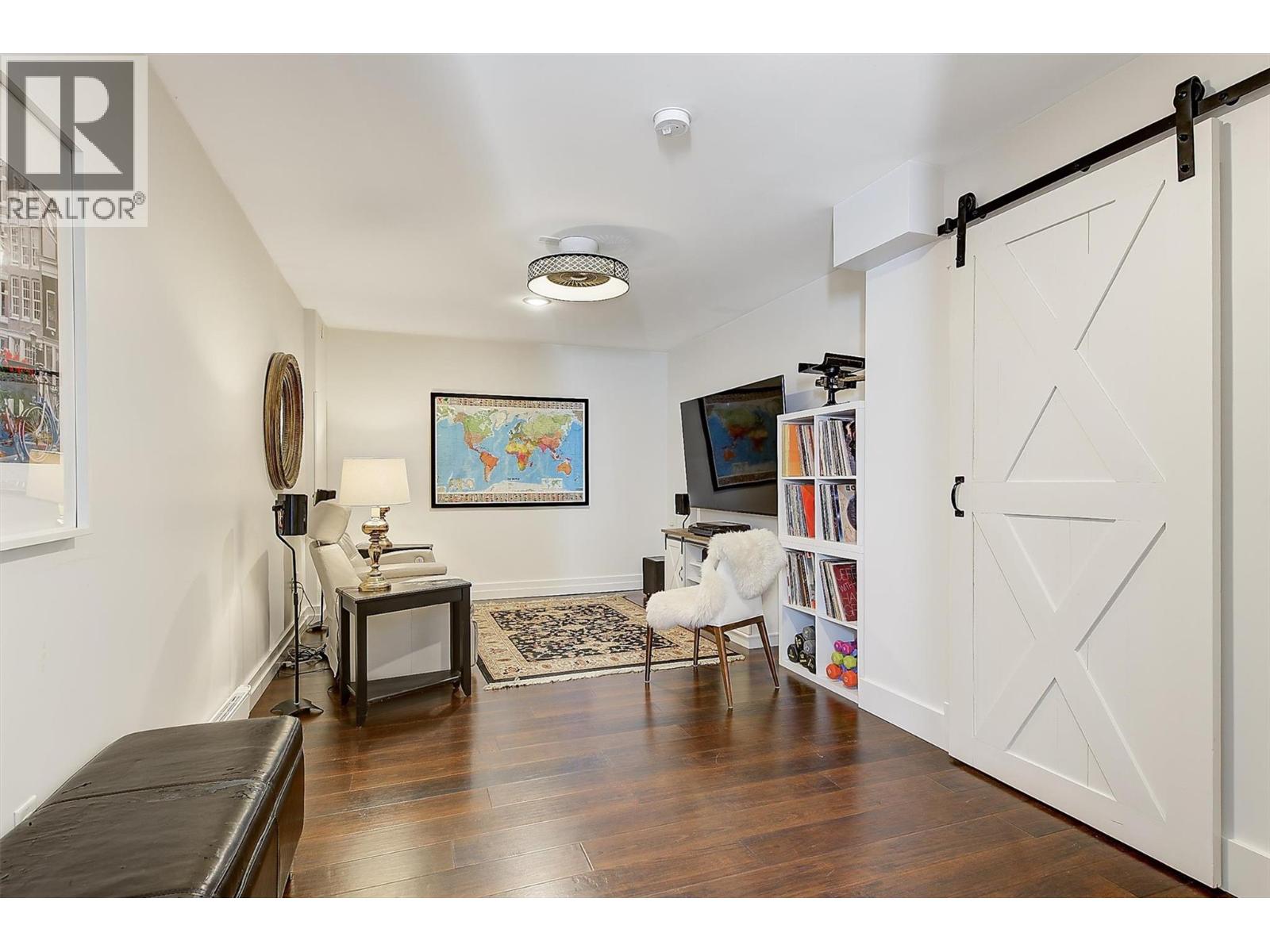 645 Francis Avenue, Kelowna