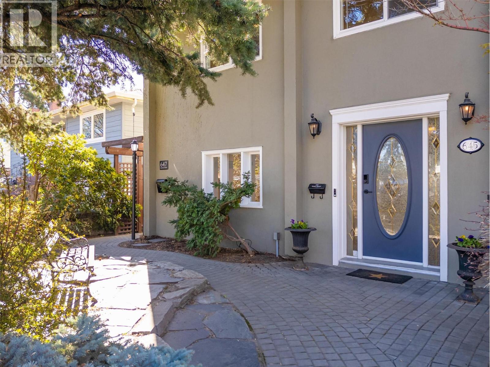 645 Francis Avenue, Kelowna