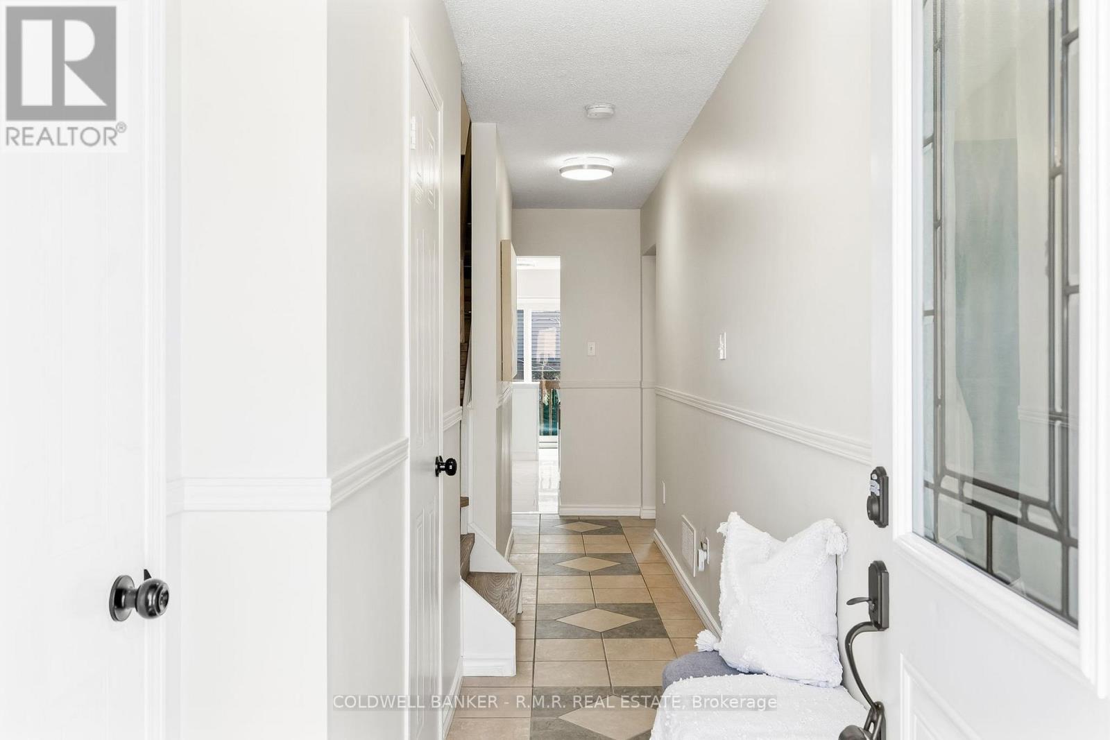 #12 811 WILSON ROAD N - 10