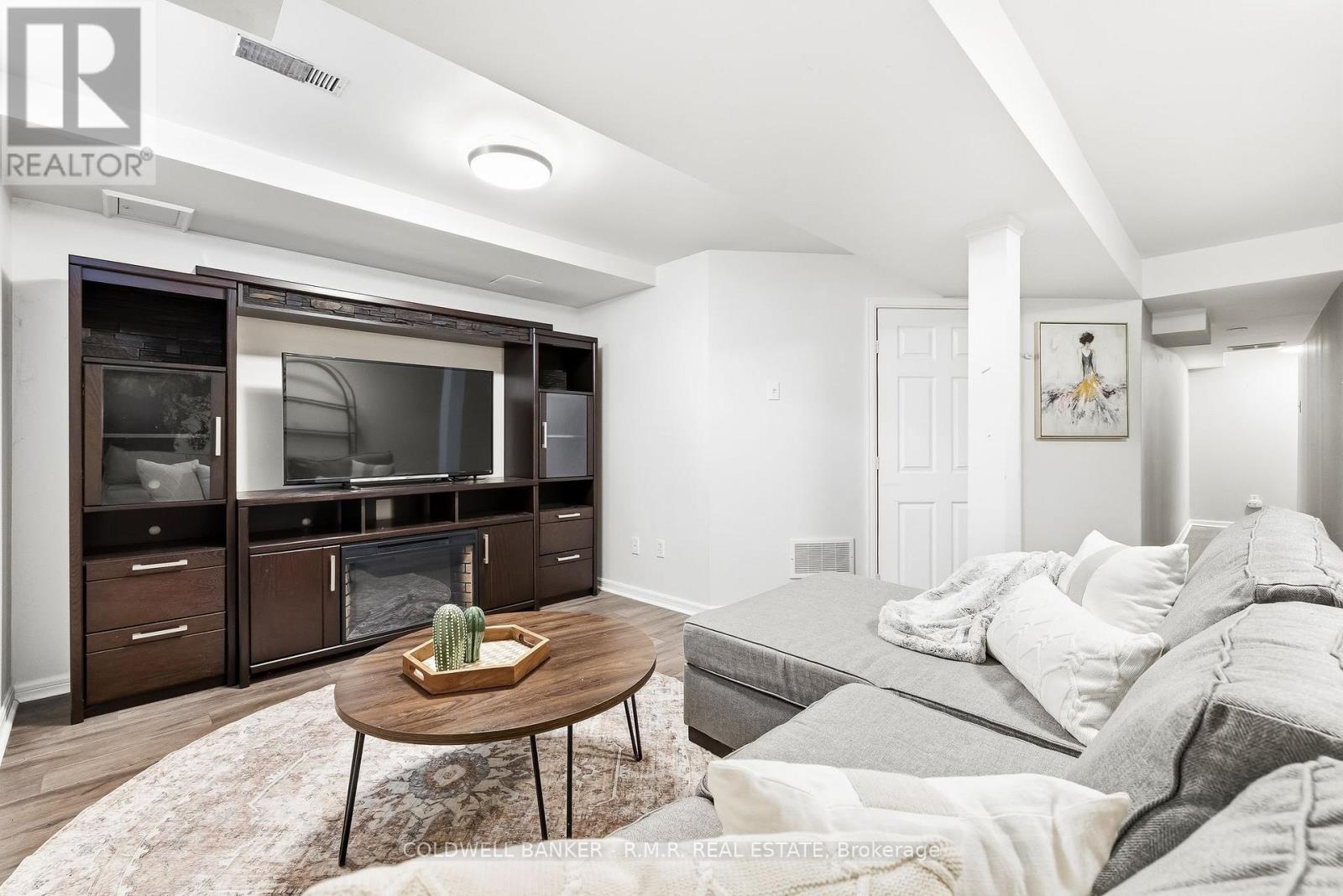 #12 811 WILSON ROAD N - 34