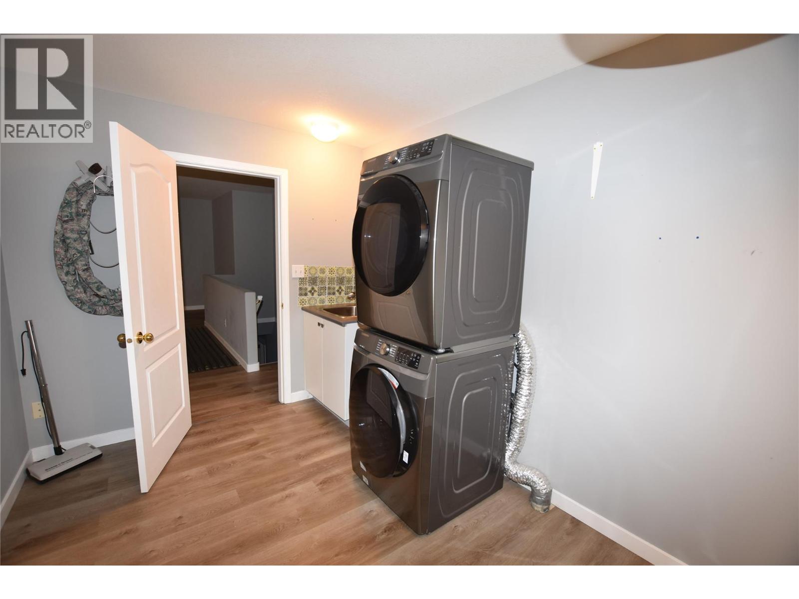 145 Falcon Avenue, Vernon