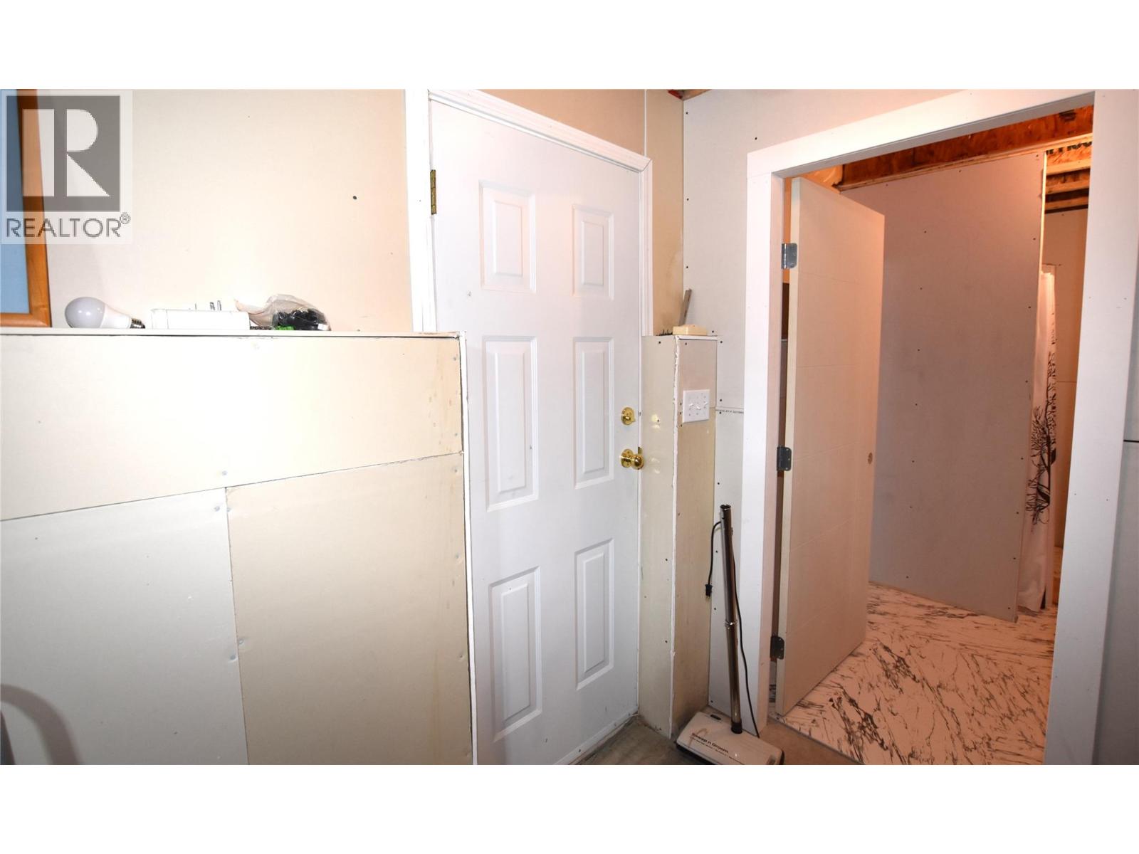 145 Falcon Avenue - 47