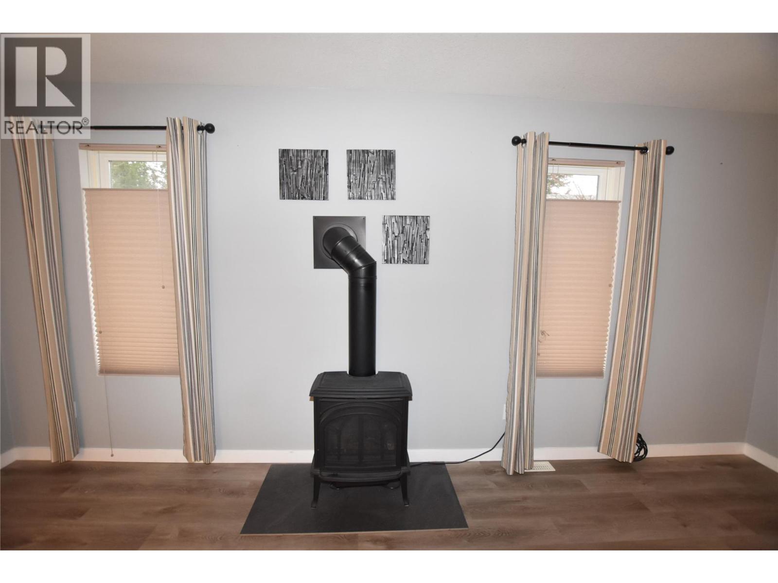 145 Falcon Avenue - 22