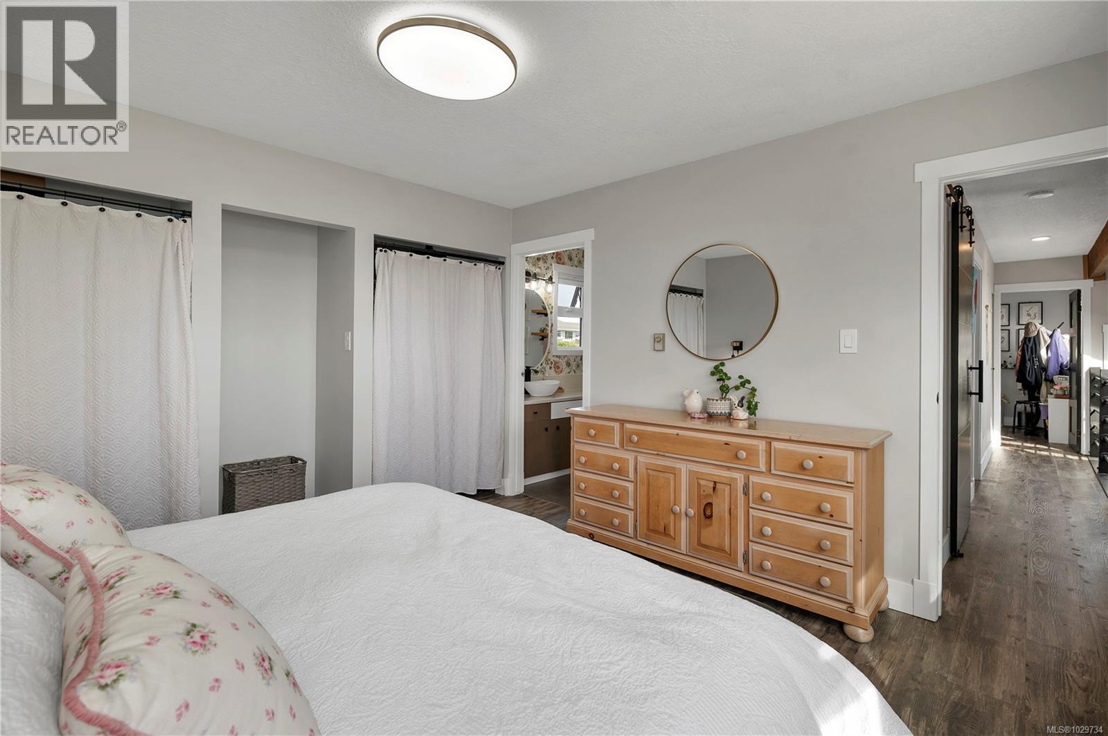 241 Alder St S - 25
