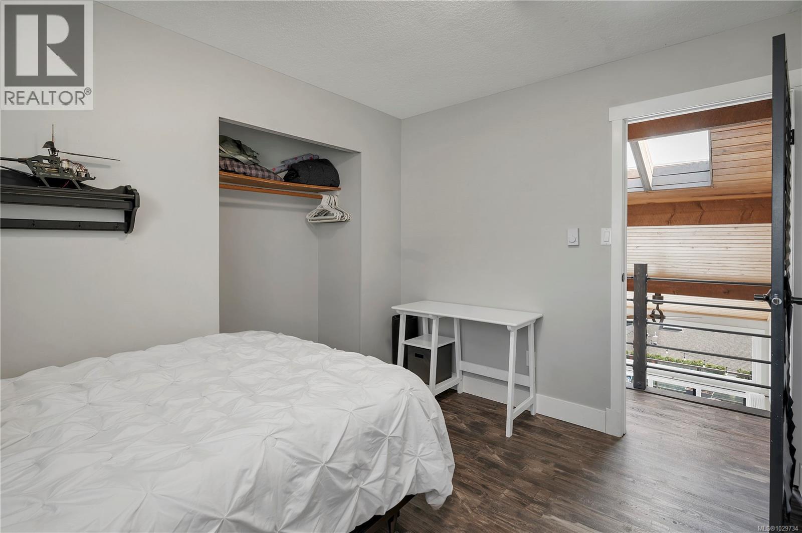 241 Alder St S - 35