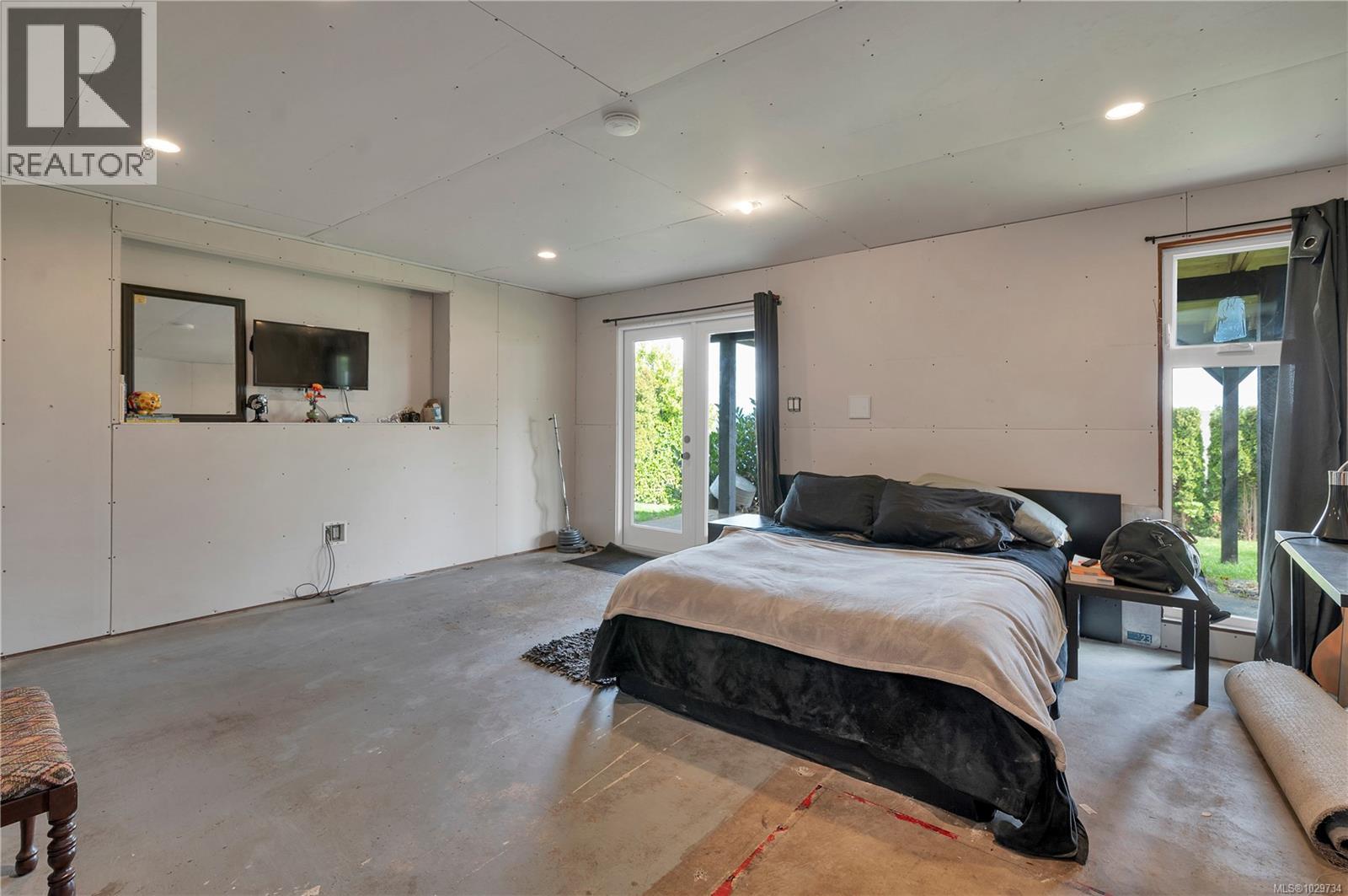 241 Alder St S - 58