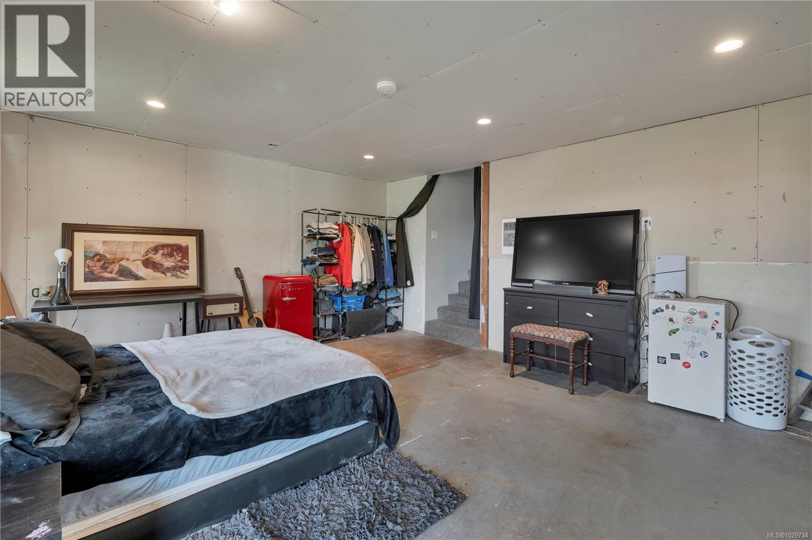 241 Alder St S - 56