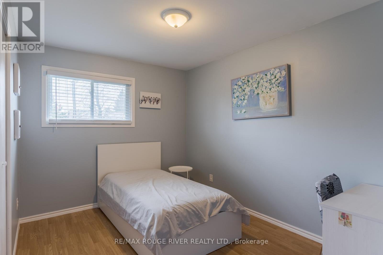 39 BAY ST STREET W - 20