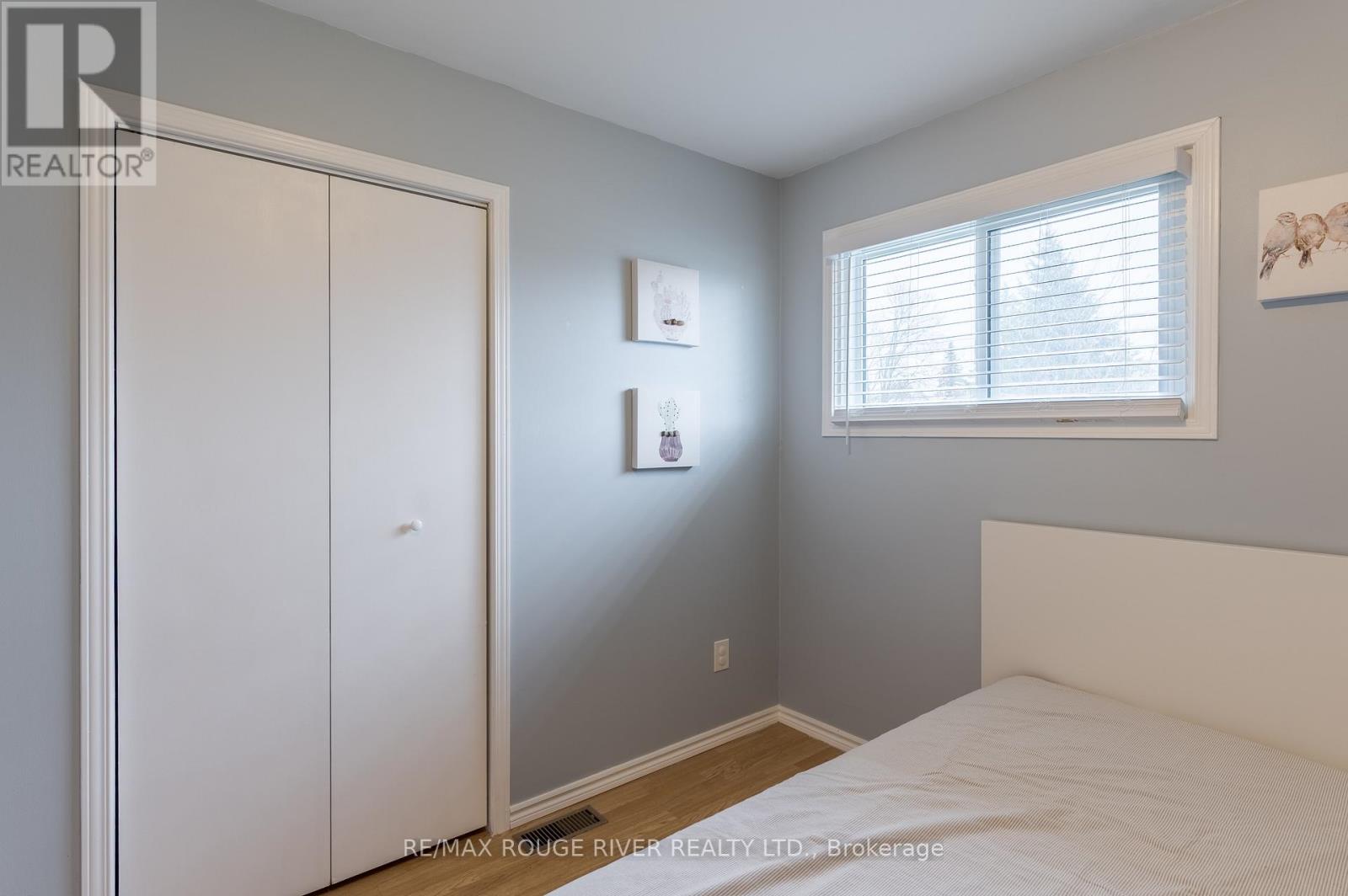 39 BAY ST STREET W - 21