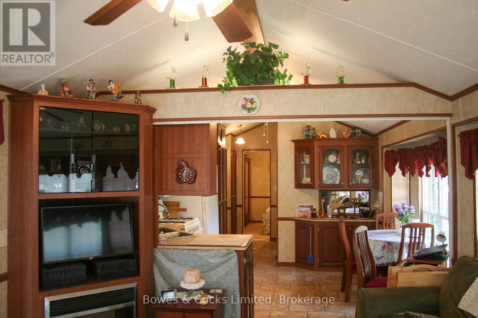 2 ROCKHAVEN-PIONEER POINT — photo 12