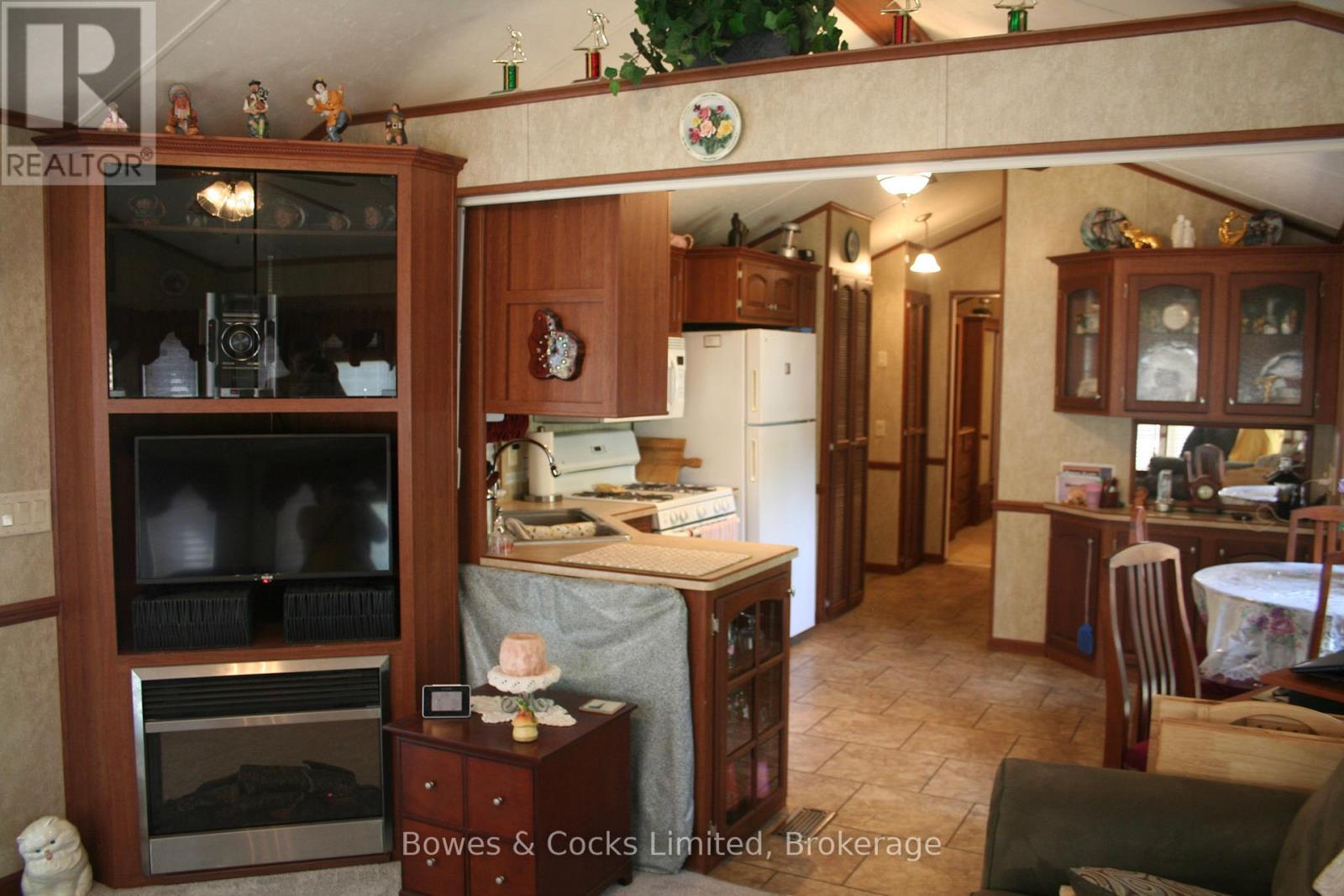 2 ROCKHAVEN-PIONEER POINT — photo 13