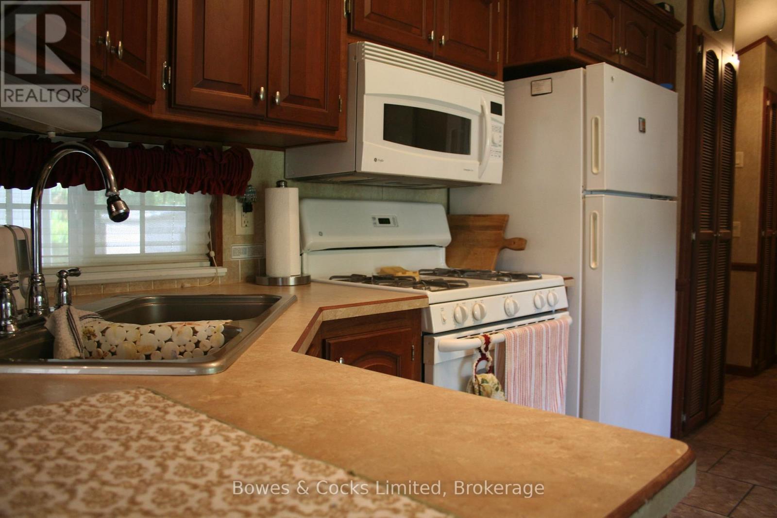 2 ROCKHAVEN-PIONEER POINT — photo 17