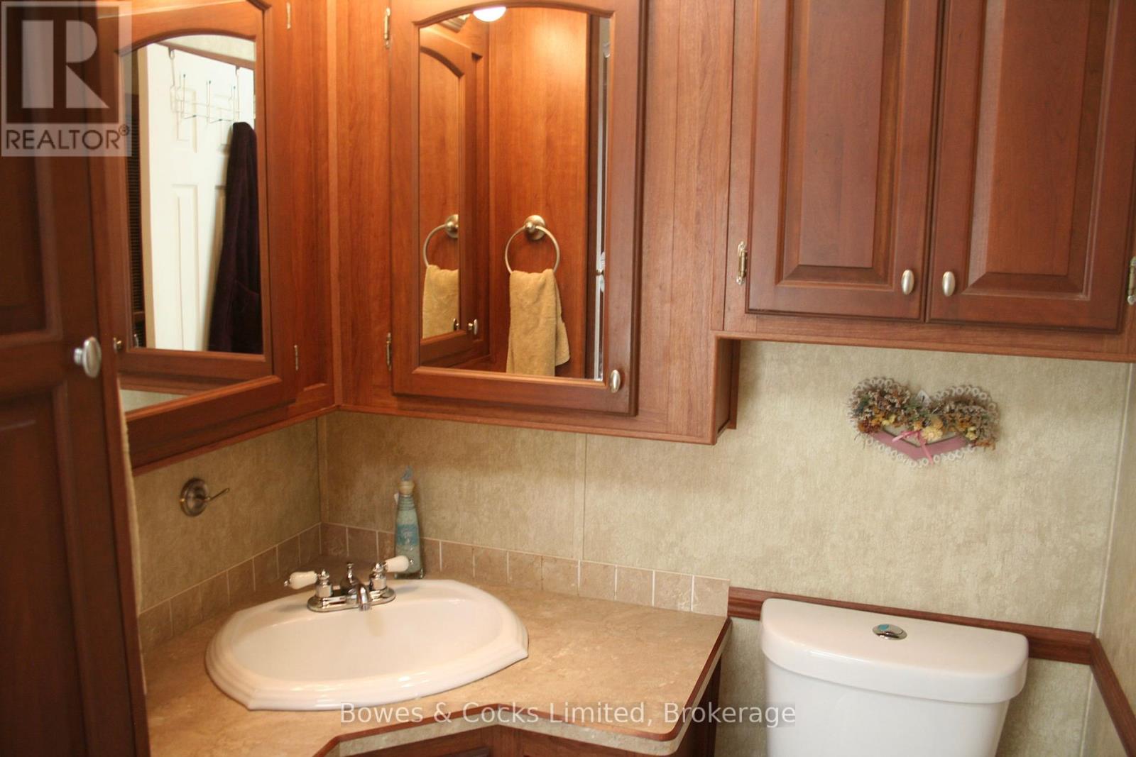 2 ROCKHAVEN-PIONEER POINT — photo 25