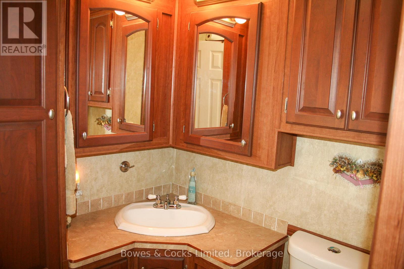 2 ROCKHAVEN-PIONEER POINT — photo 27