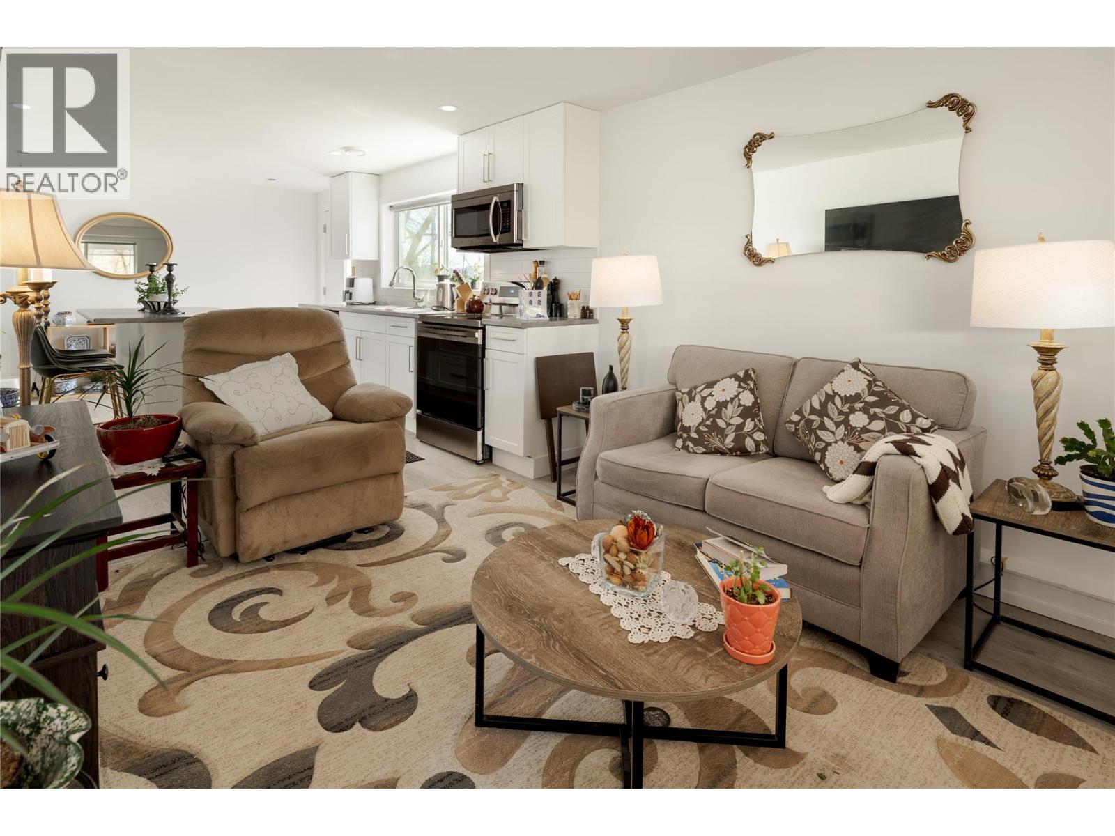 10942 Russell Road, Lake Country