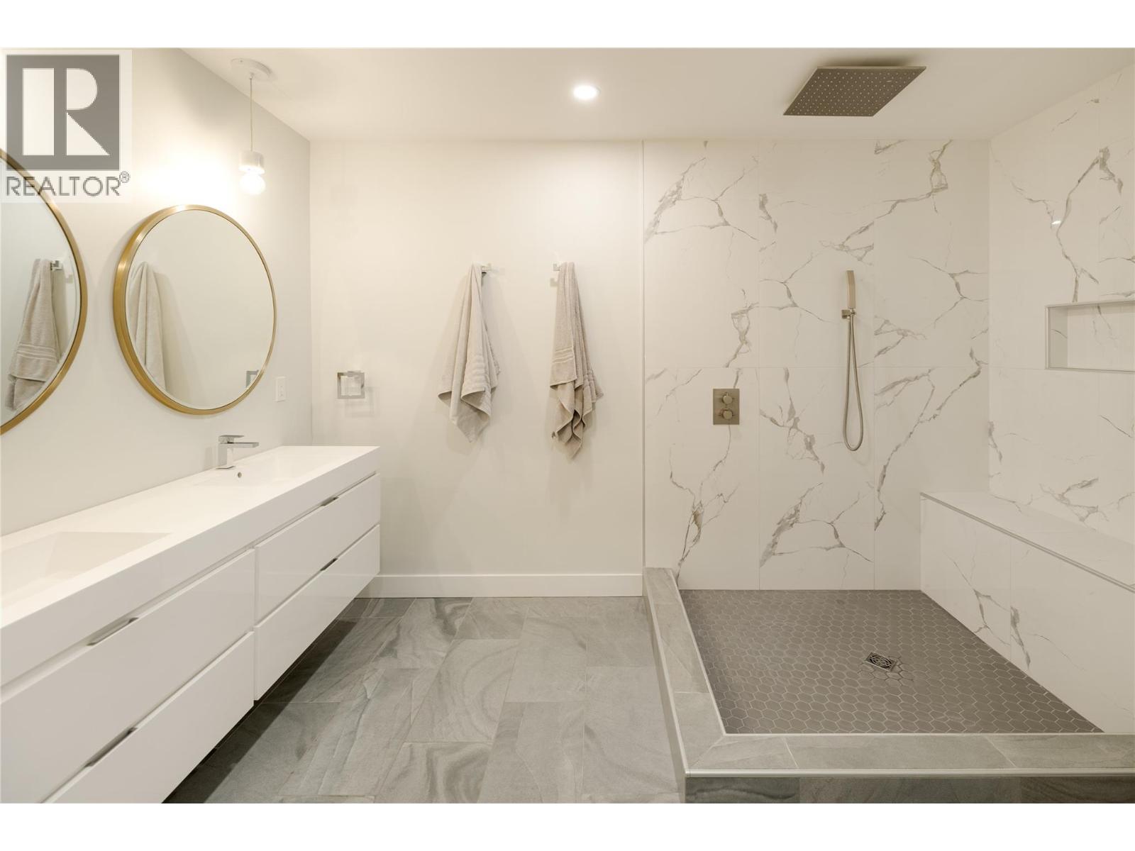 10942 Russell Road, Lake Country