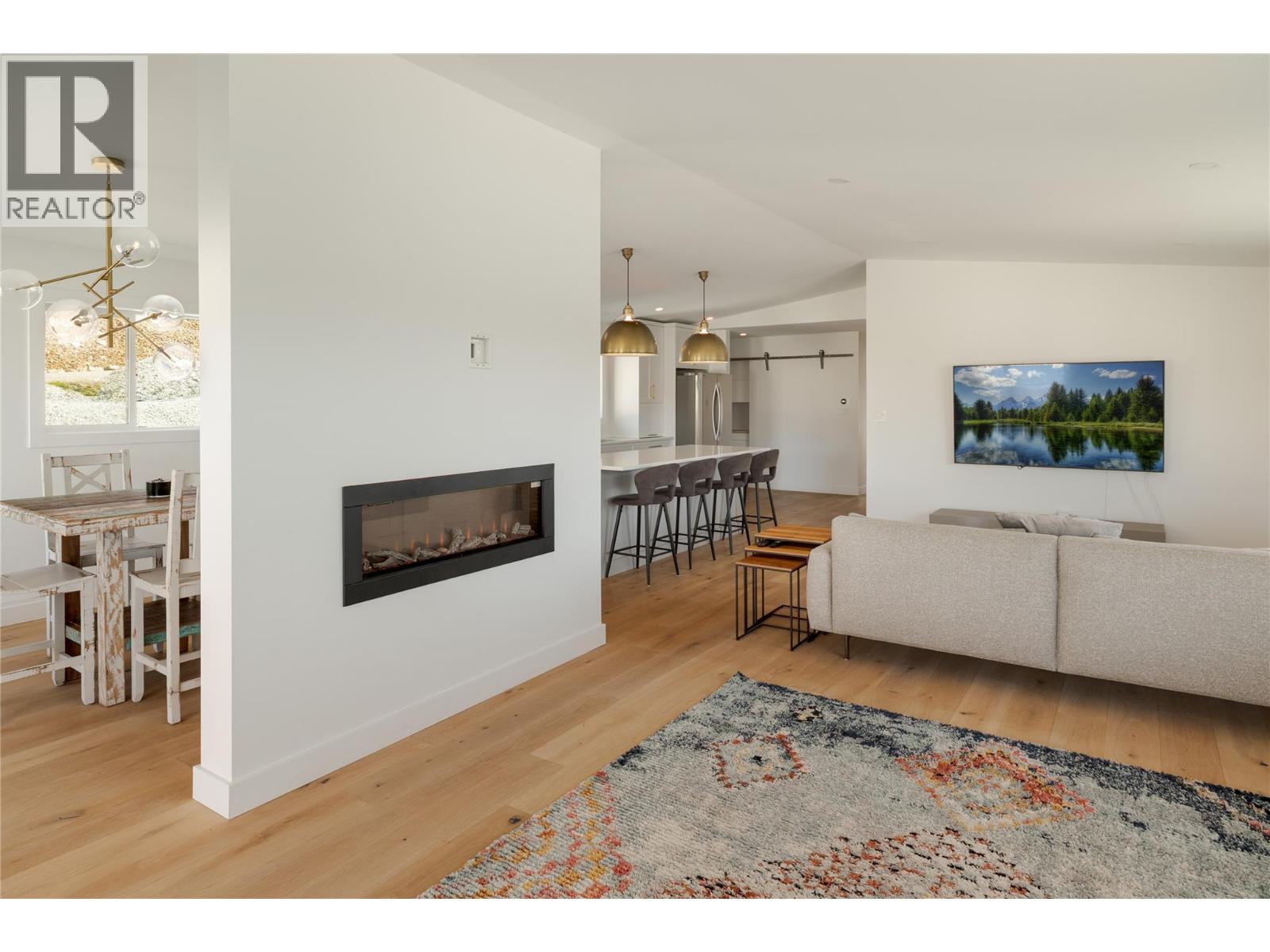 10942 Russell Road, Lake Country