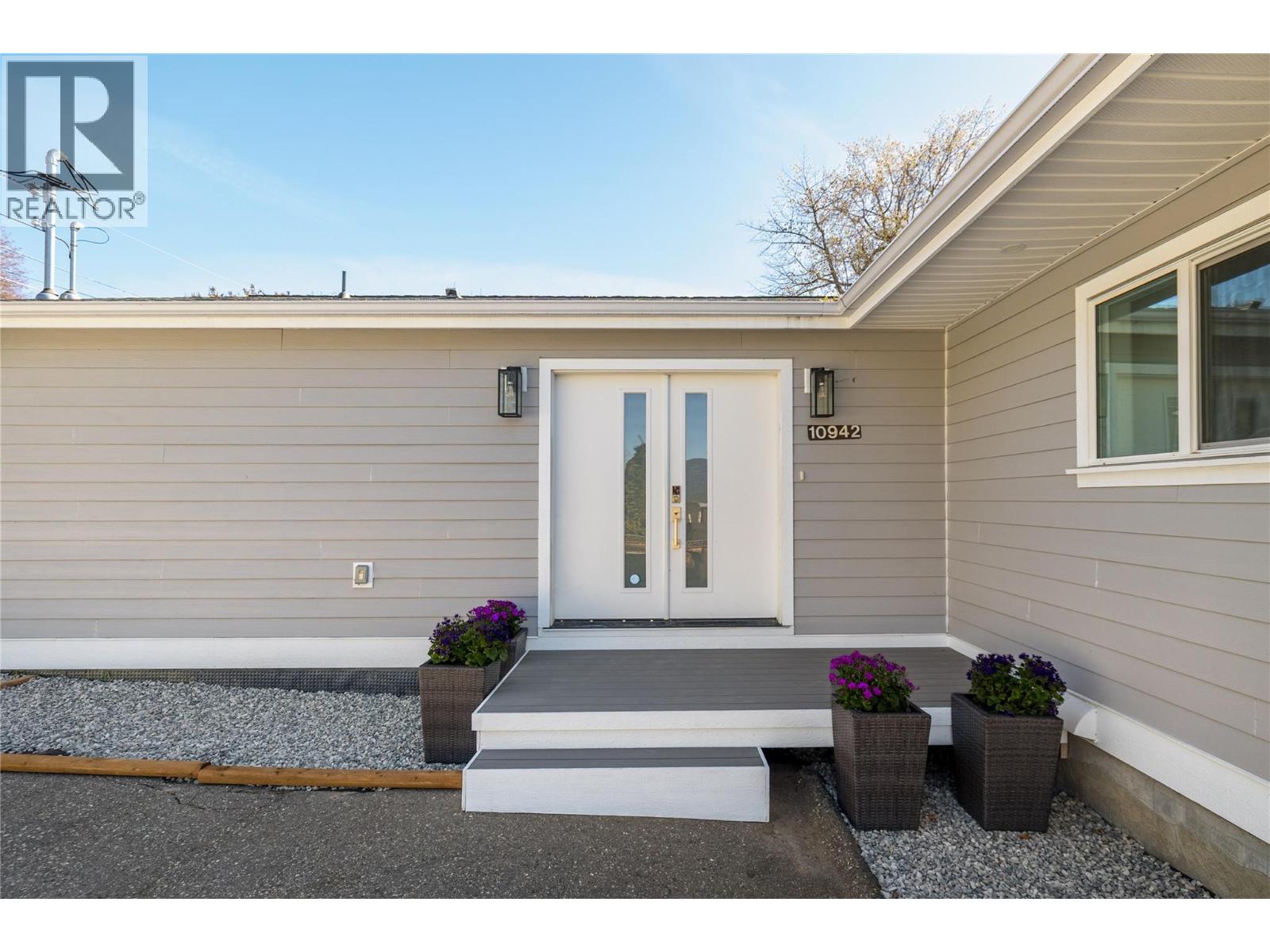 10942 Russell Road, Lake Country