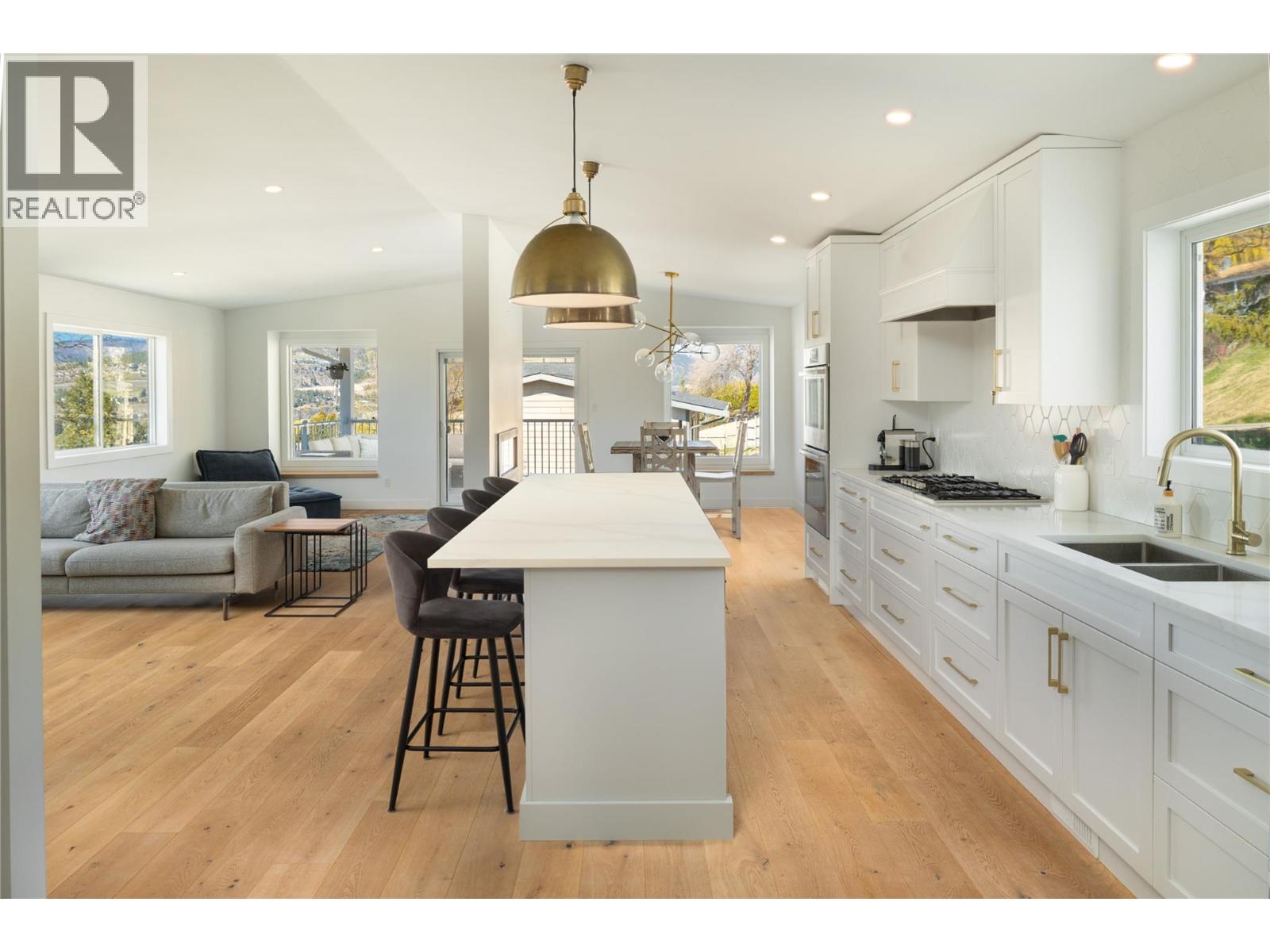 10942 Russell Road, Lake Country