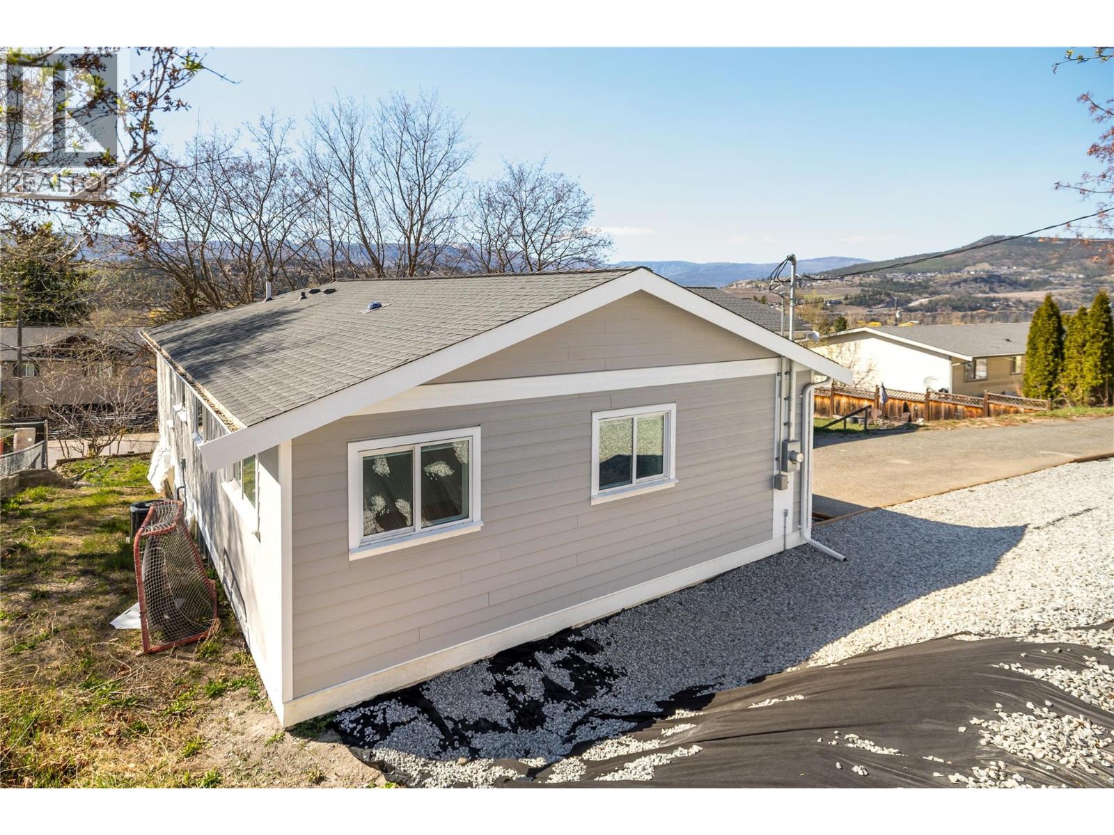 10942 Russell Road, Lake Country