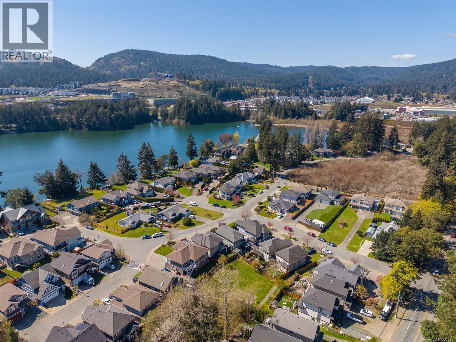  2798 Lakeshore Place, Langford