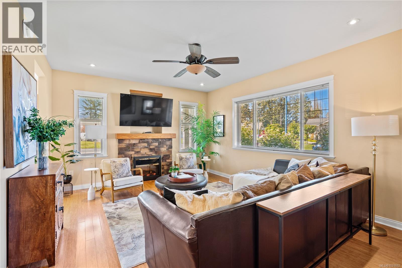  2798 Lakeshore Place, Langford