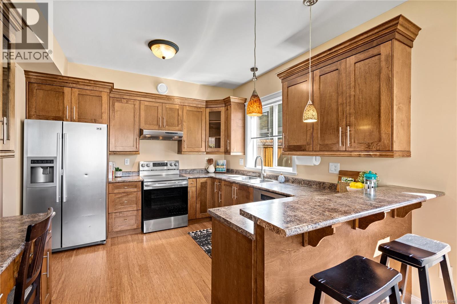  2798 Lakeshore Place, Langford