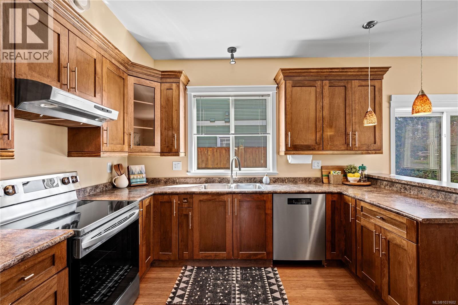  2798 Lakeshore Place, Langford