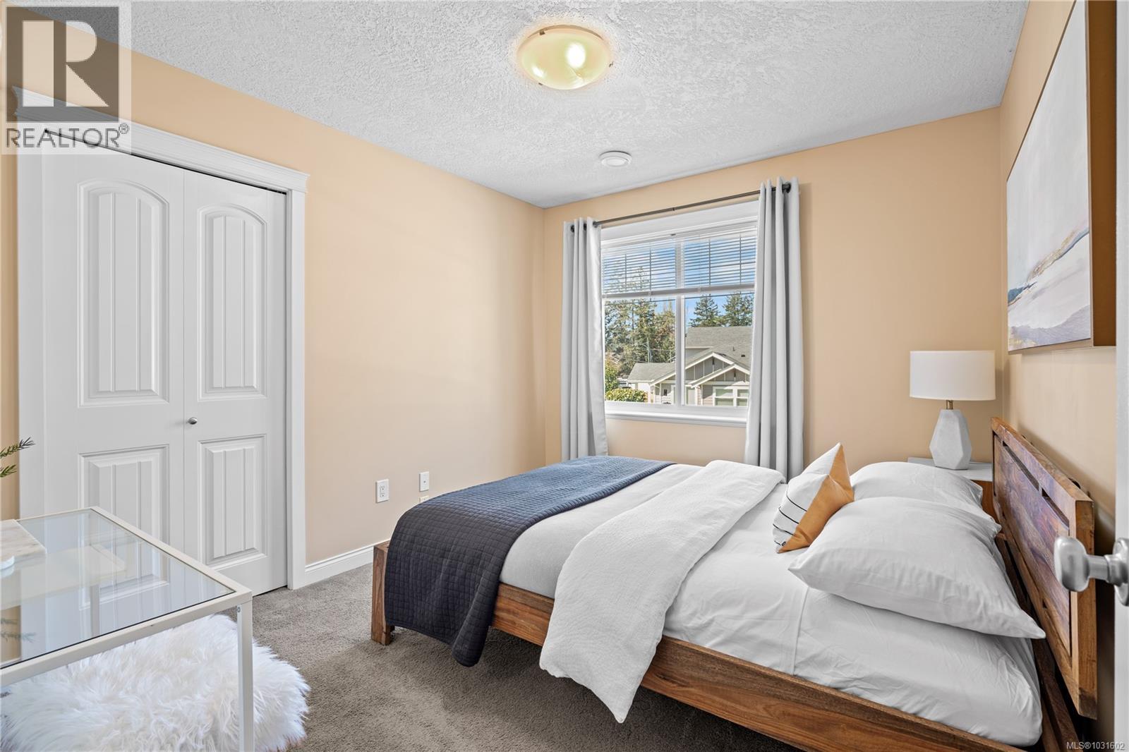  2798 Lakeshore Place, Langford