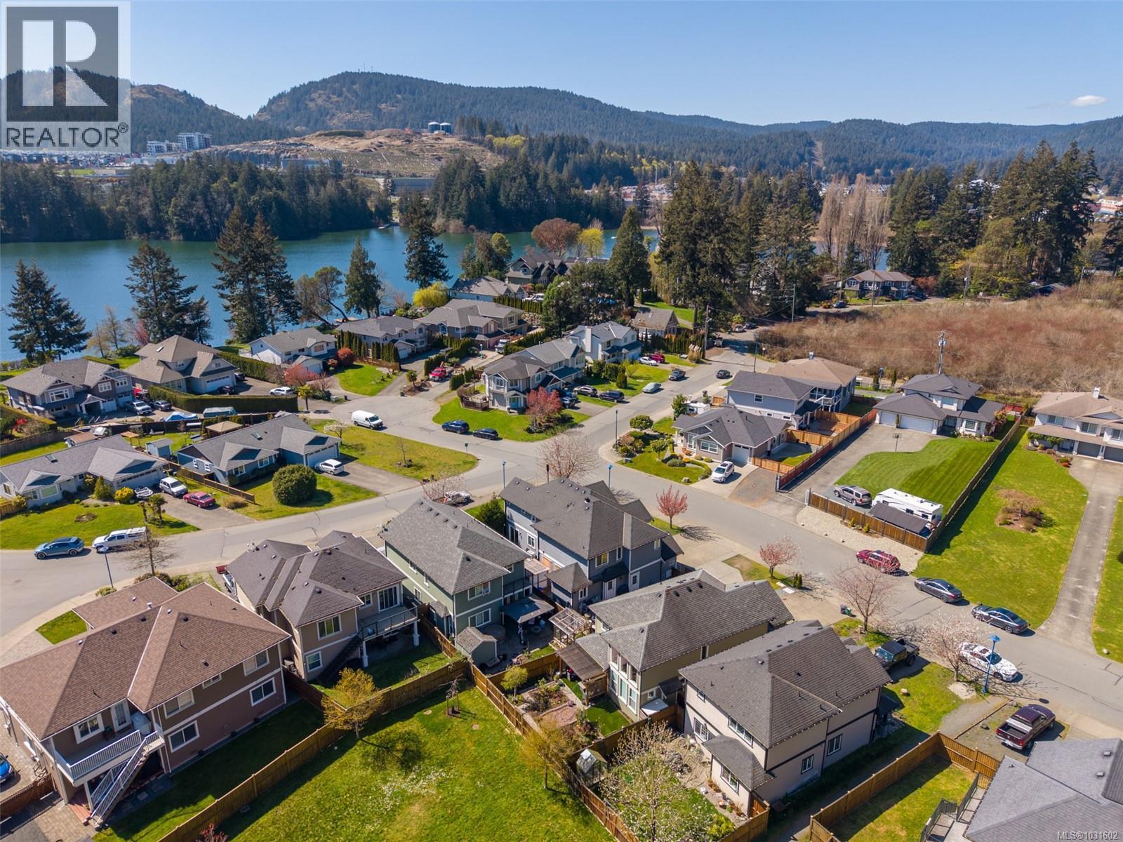  2798 Lakeshore Place, Langford