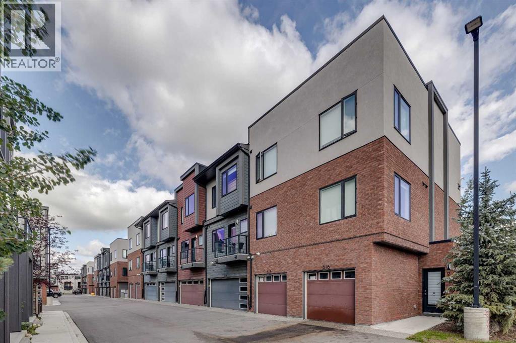 
          614 Greenbriar Common Northwest
            <br/>
            <span>Calgary</span>
            , 
            <span>AB</span>
             <span>T3B6J2</span>
         - Photo 33