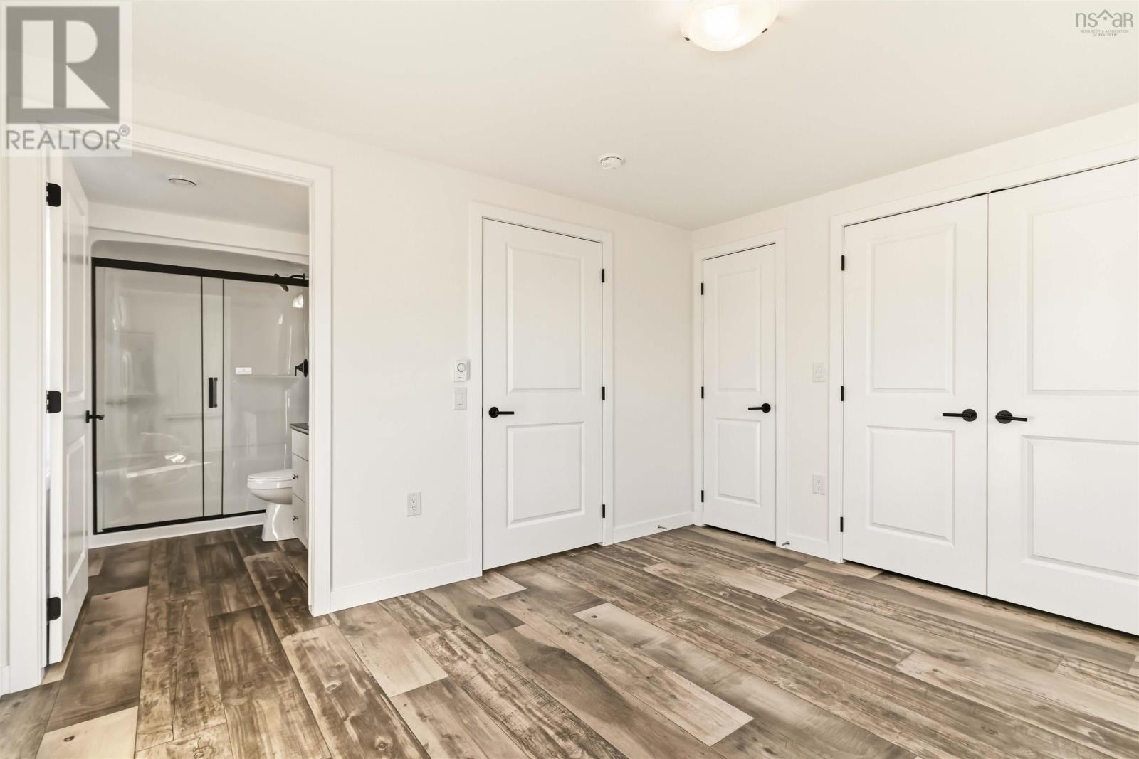 Property 27 of 30 of 5 Pebble Lane