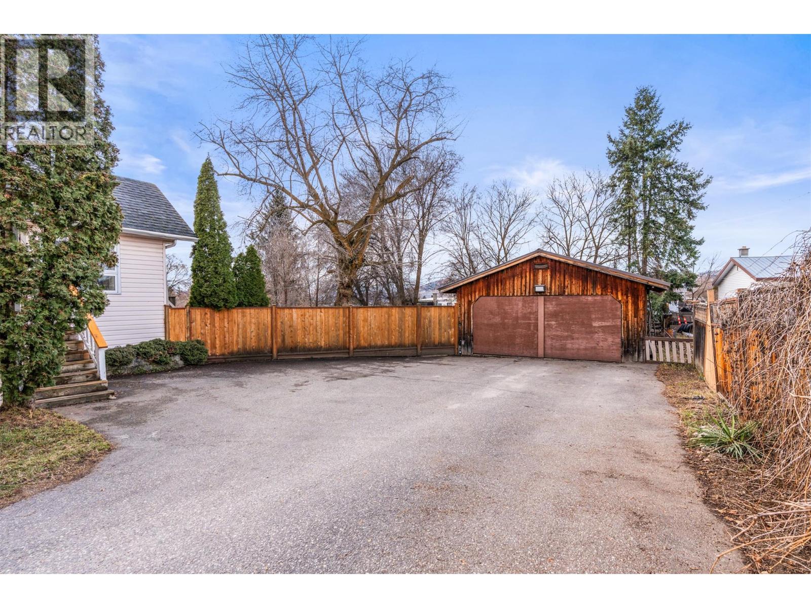 6670 L & A Road, Vernon