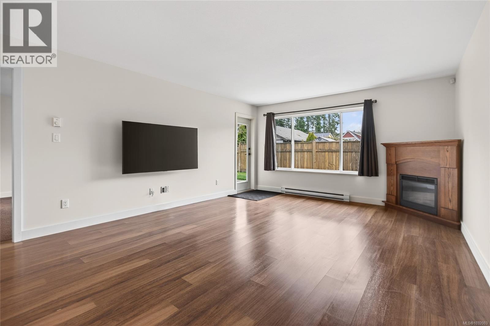 #8 3400 CONISTON CRES - 12