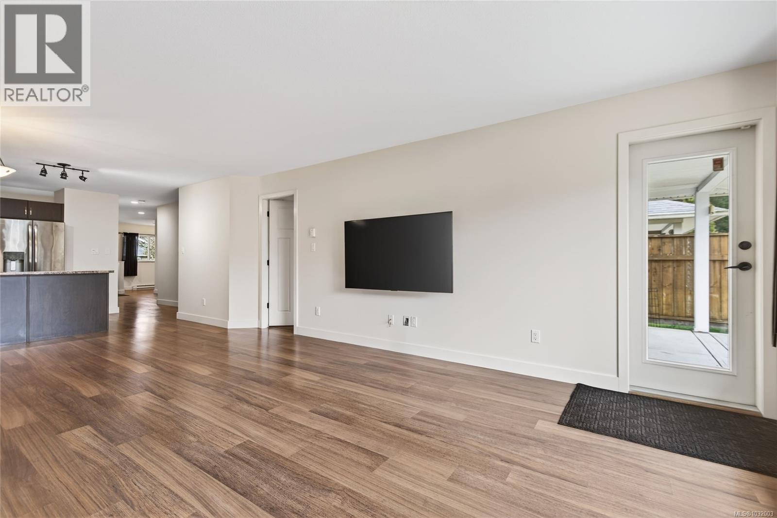 #8 3400 CONISTON CRES - 13