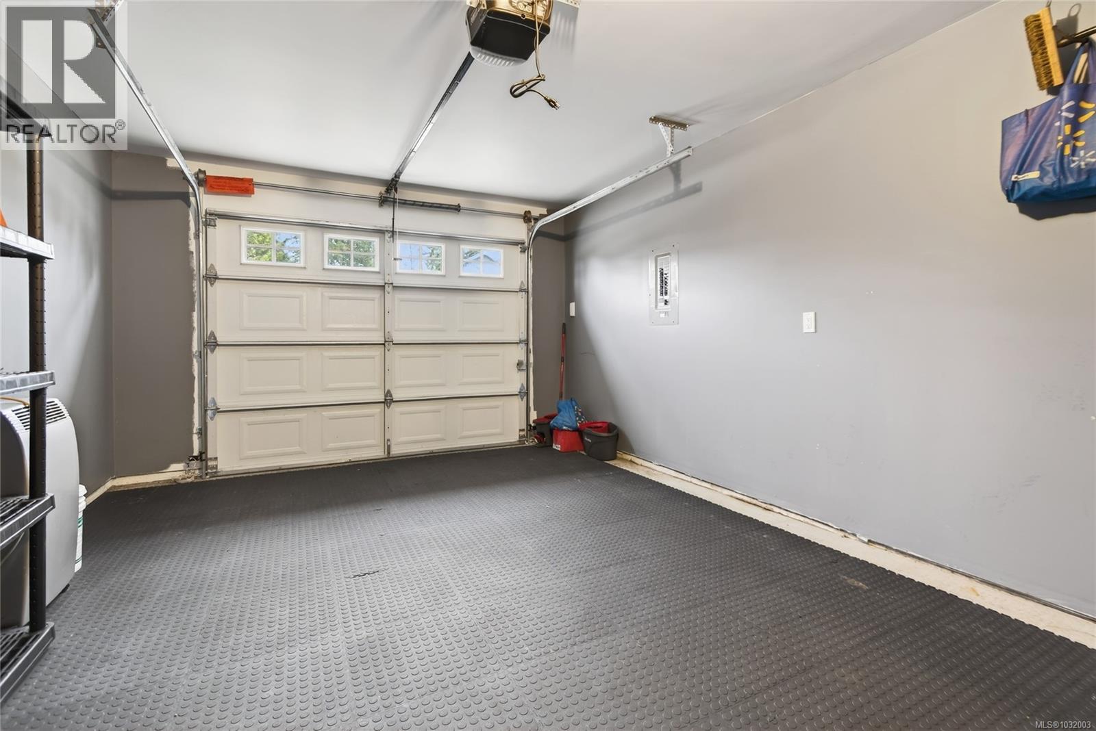 #8 3400 CONISTON CRES - 15