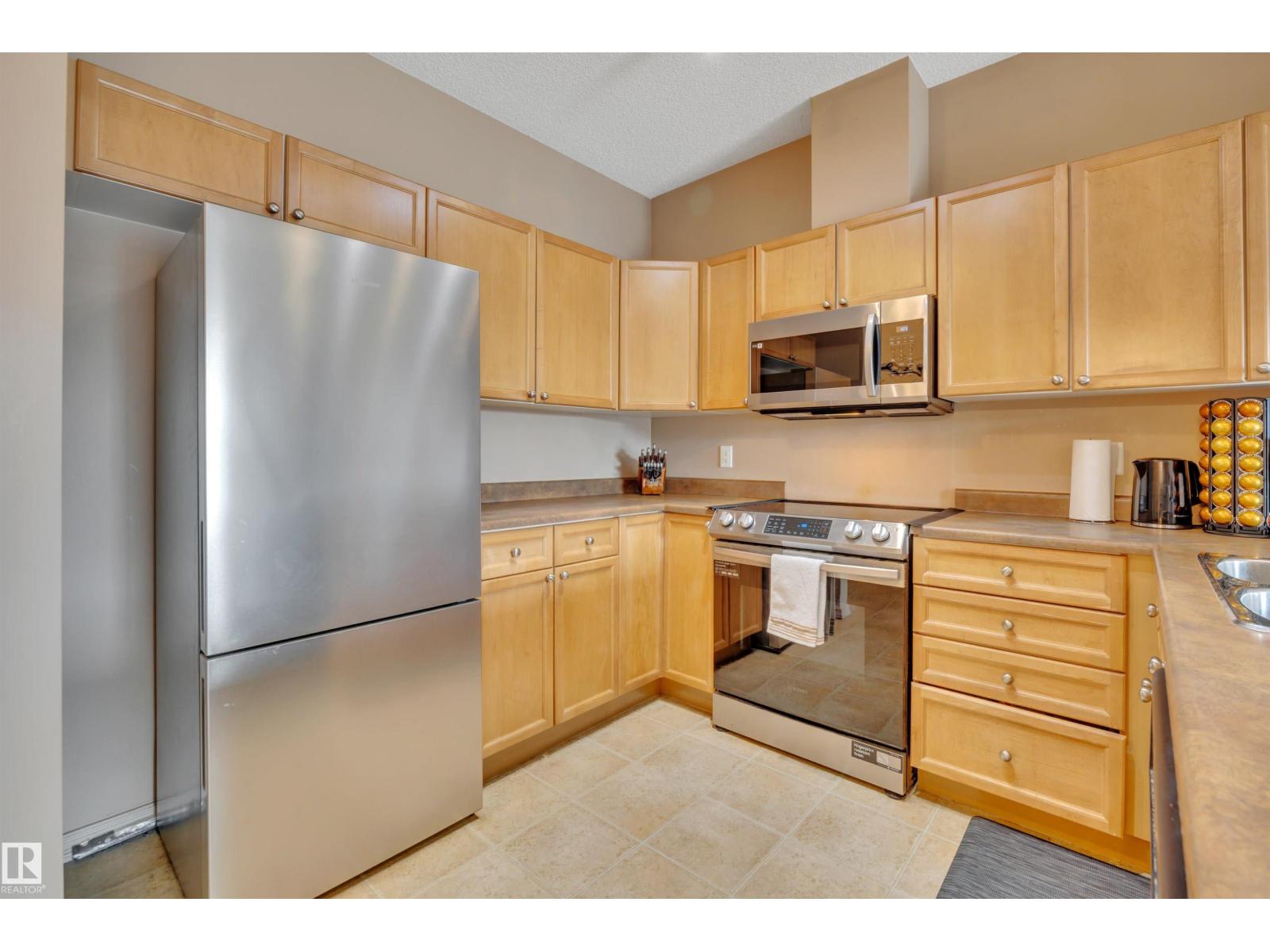 #211 226 MACEWAN RD SW - 12