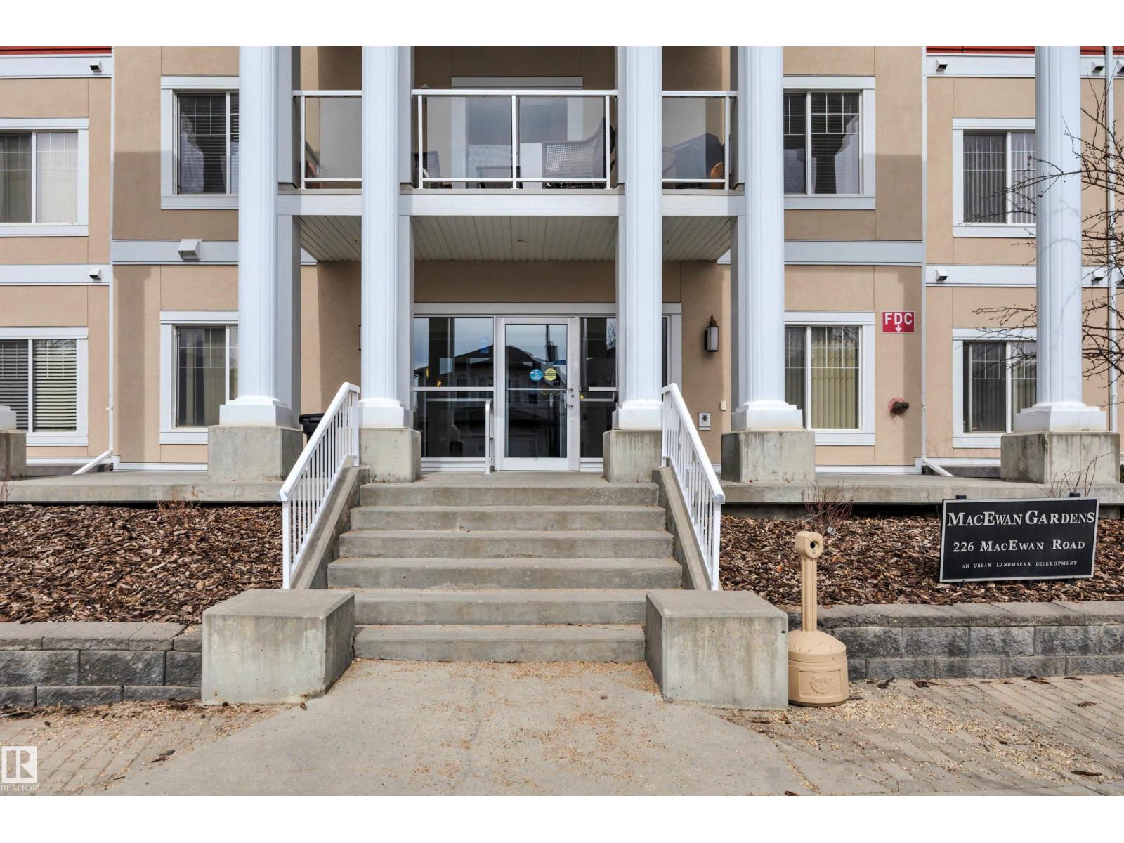 #211 226 MACEWAN RD SW - 3