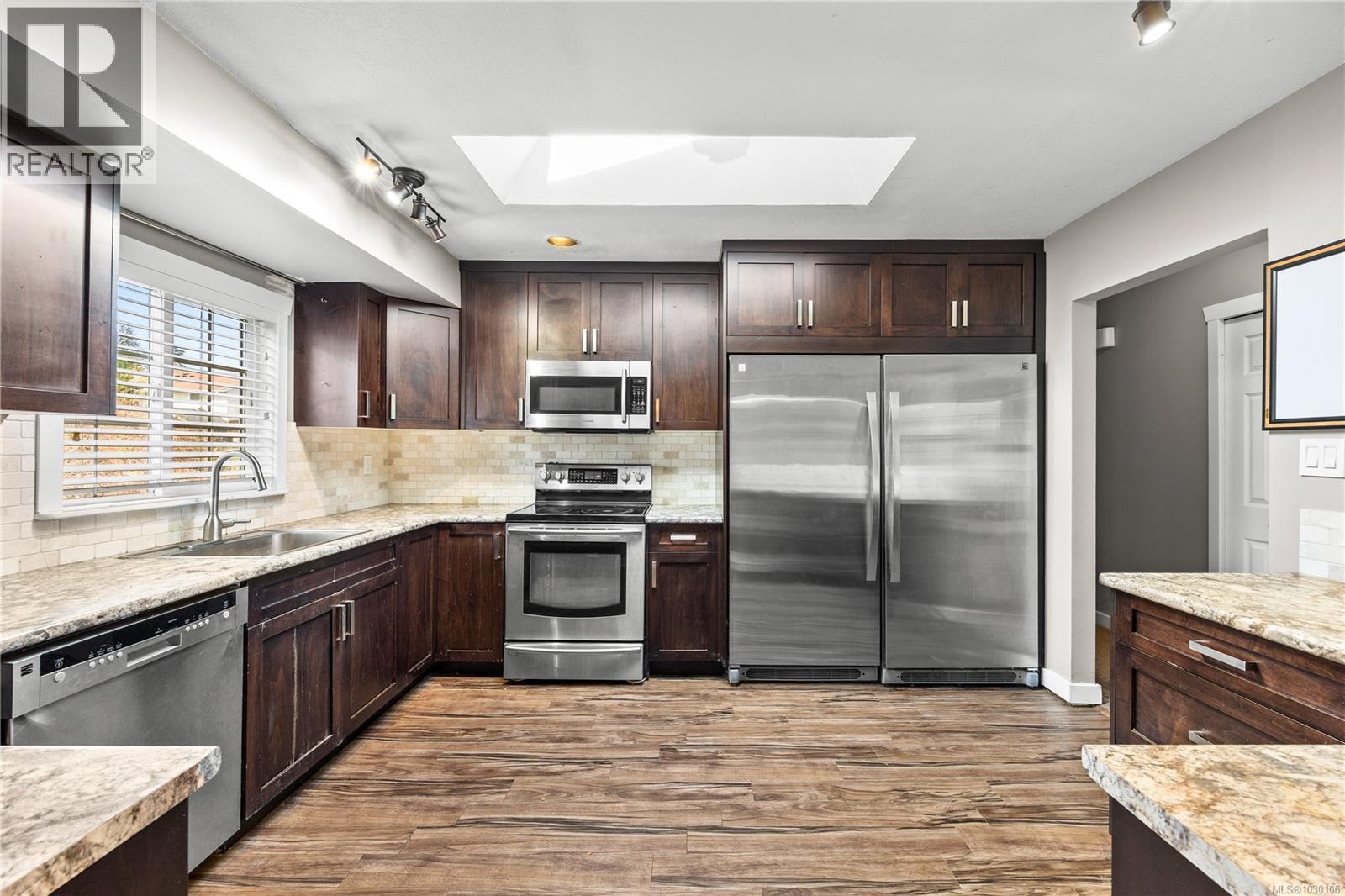 893 GEORGIA AVE - 10