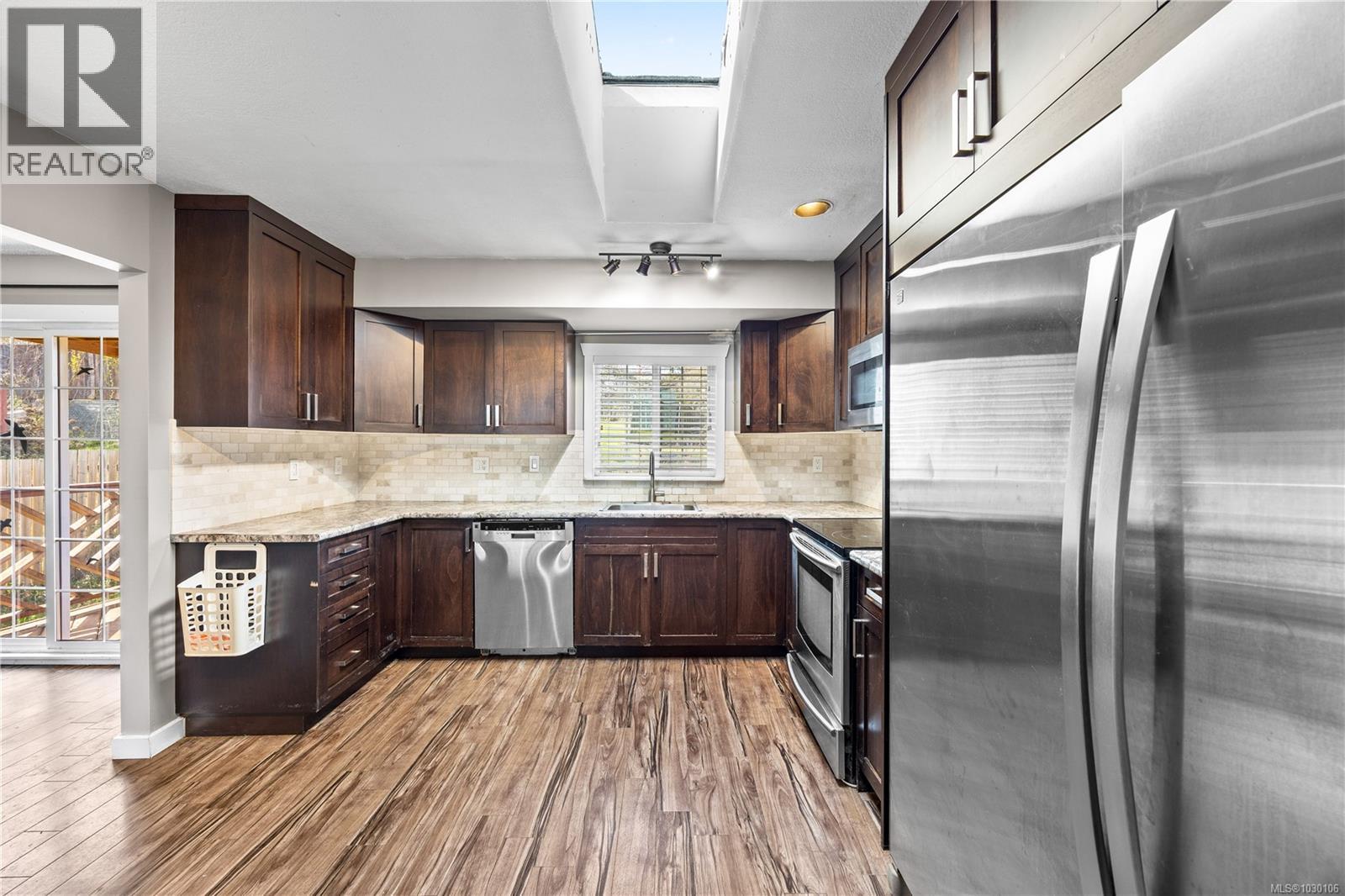 893 GEORGIA AVE - 11