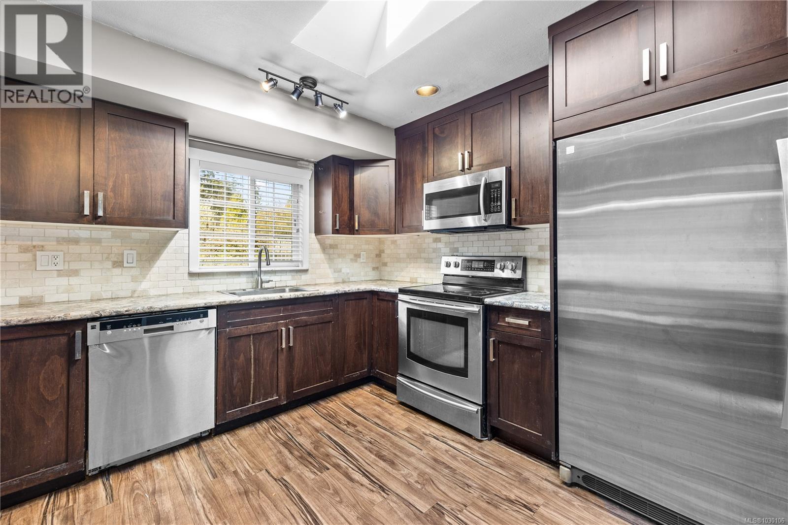 893 GEORGIA AVE - 13