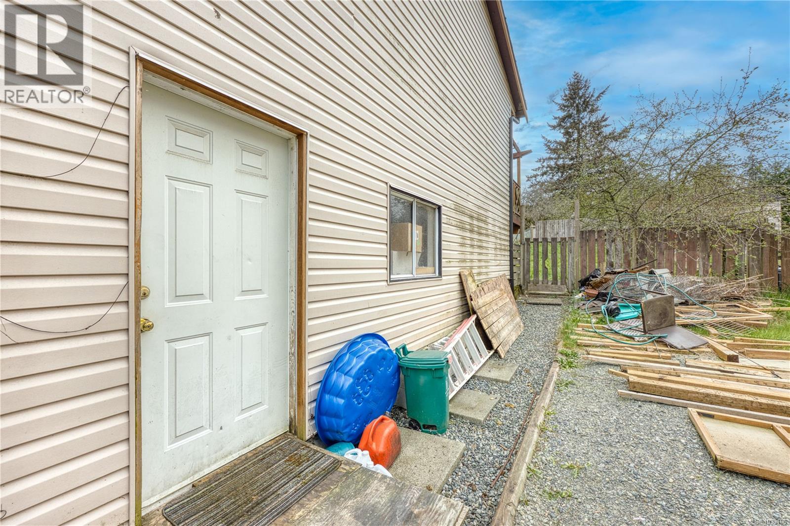 893 GEORGIA AVE - 33