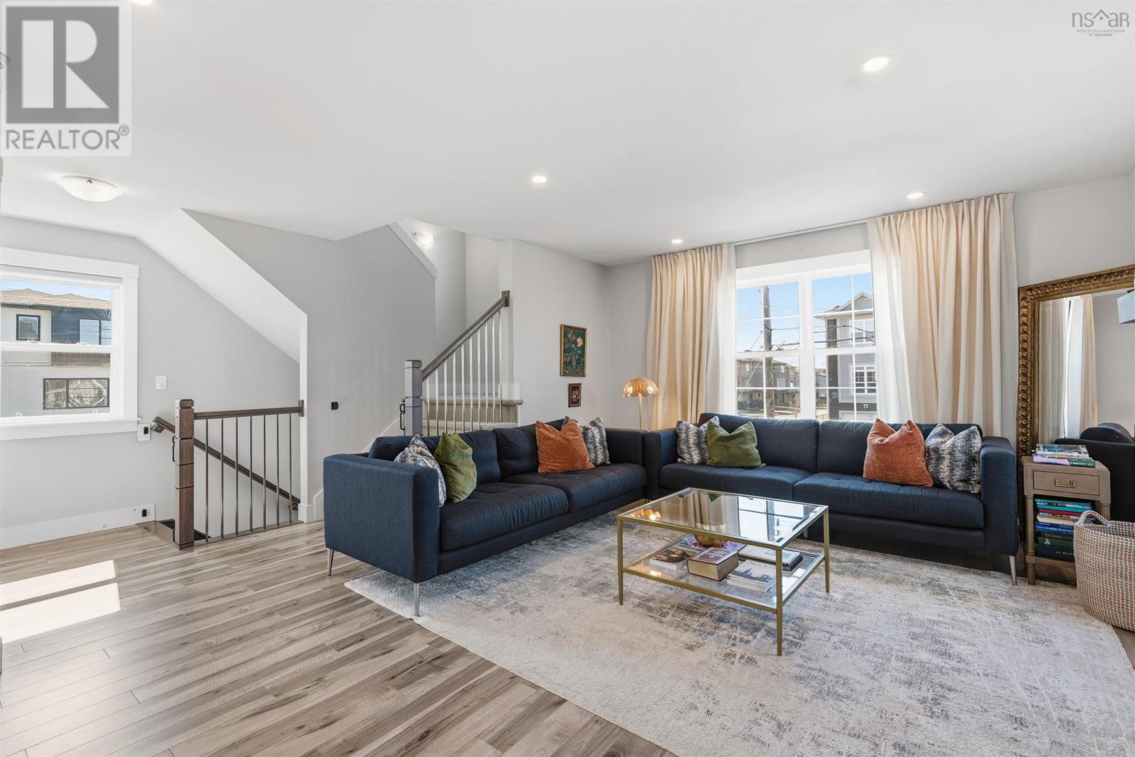 Property 10 of 50 of 122 Onyx Crescent