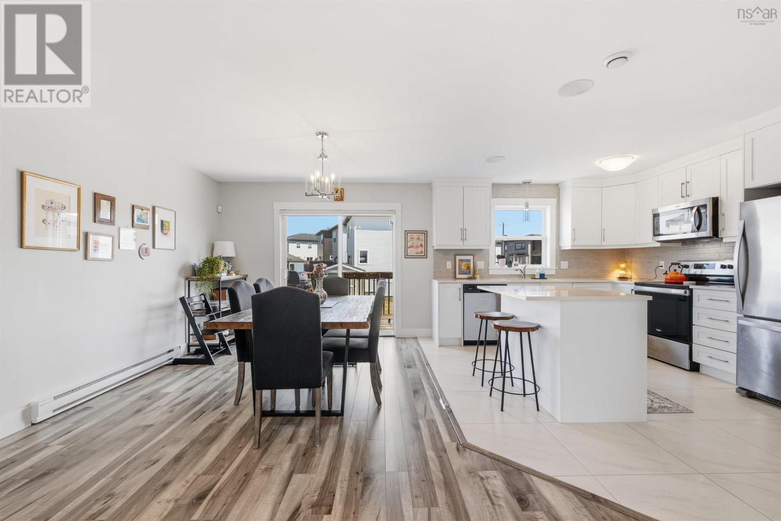 Property 11 of 50 of 122 Onyx Crescent