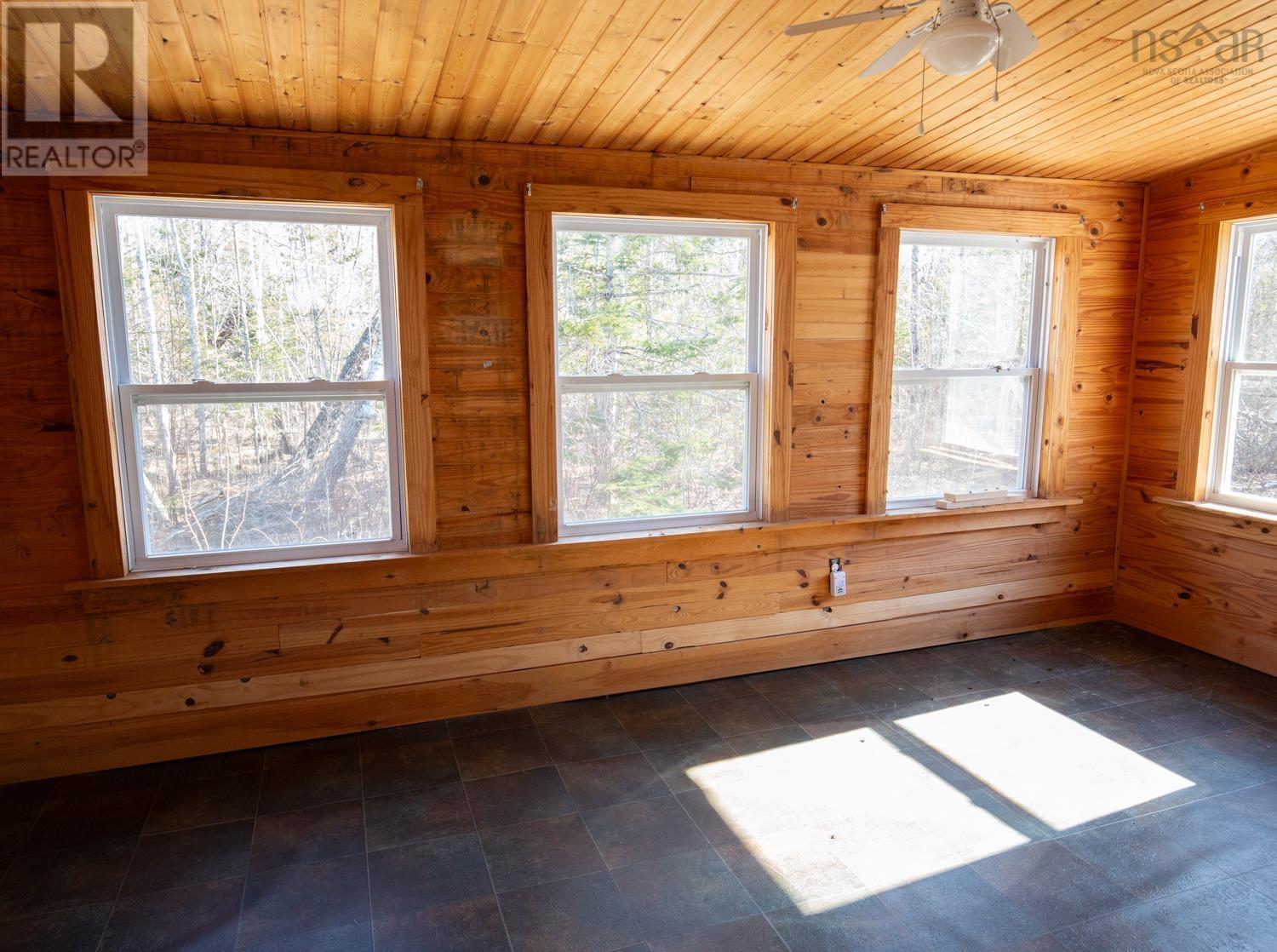 Property 21 of 27 of 3330 HIGHWAY 6