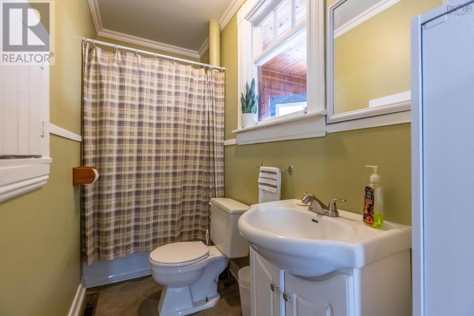 Property 22 of 39 of 103 Hickman Street