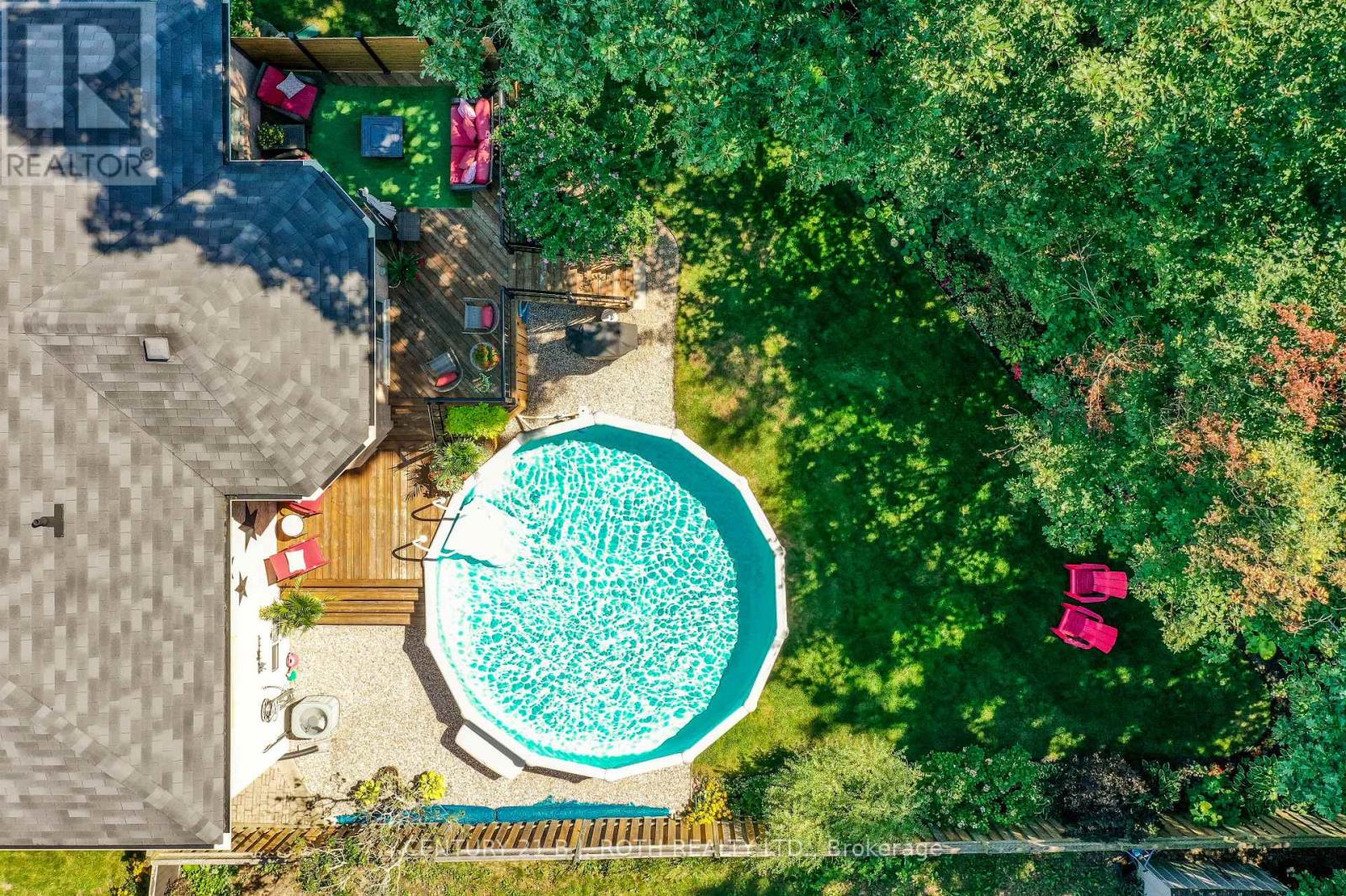Stunning pool!