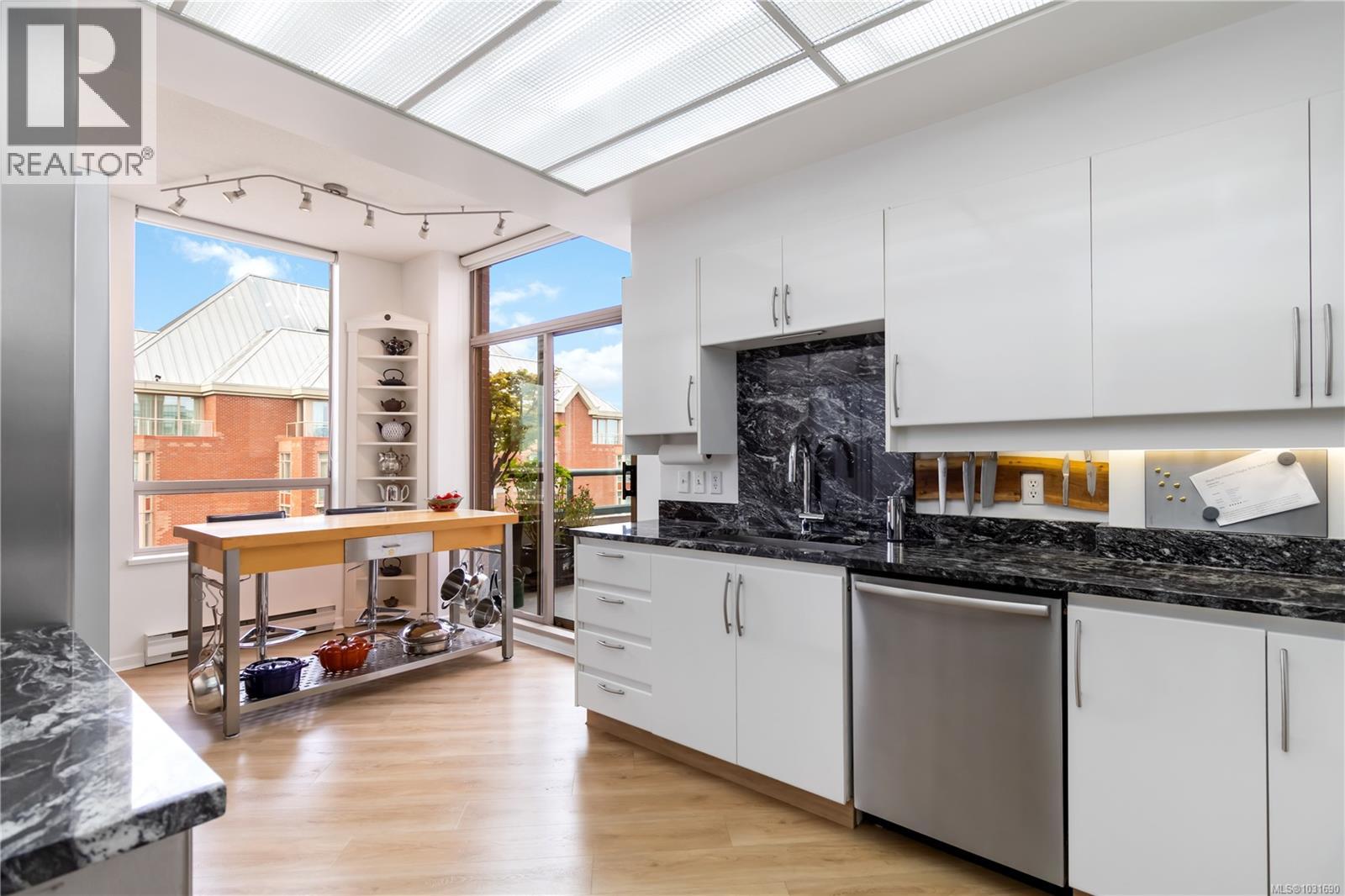 1000 630 Montreal Street, Victoria