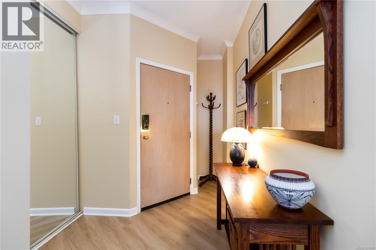 1000 630 Montreal Street, Victoria