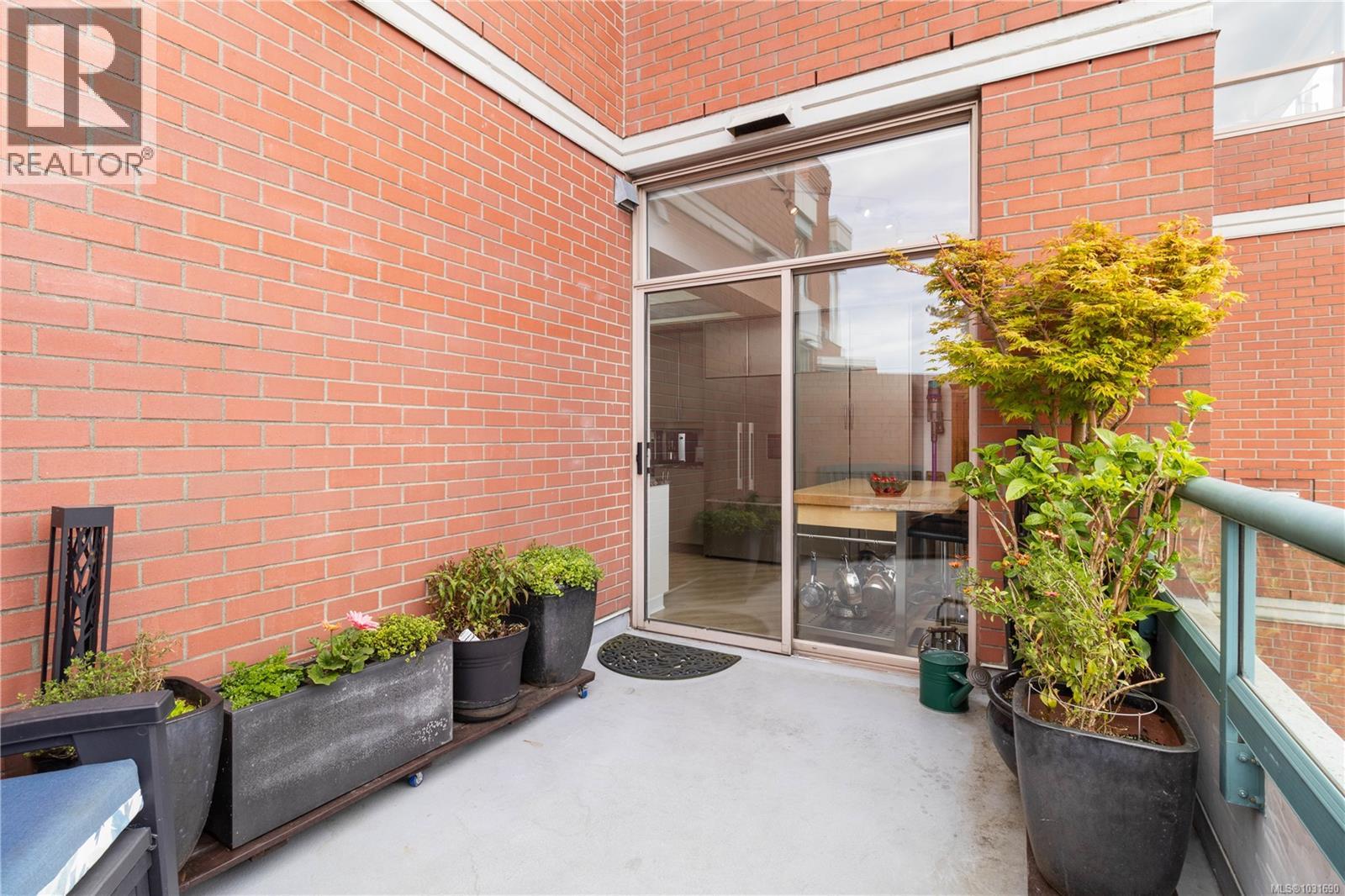 1000 630 Montreal Street, Victoria